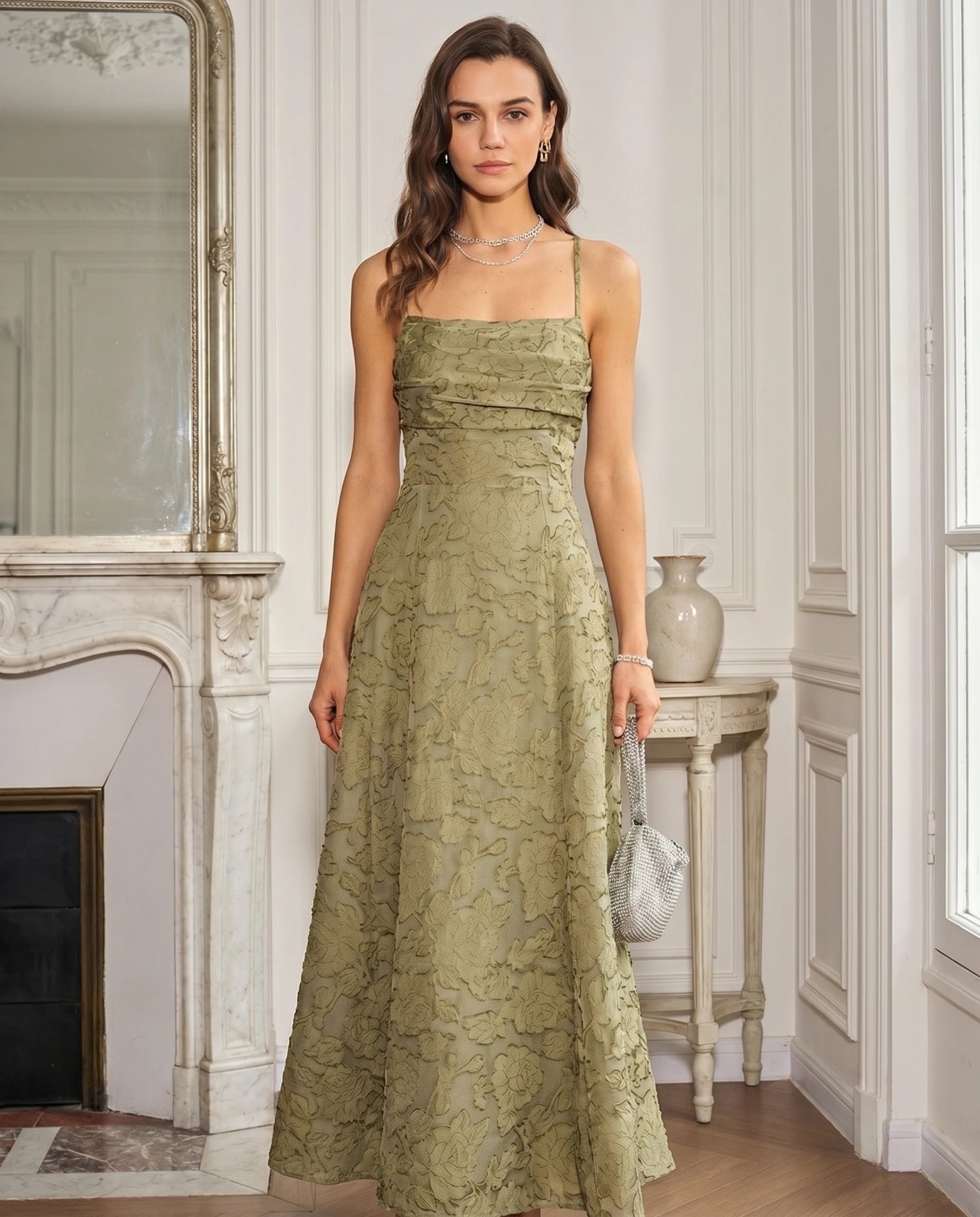 Robe longue jacquard Victoire coloris vert sauge, vue de face