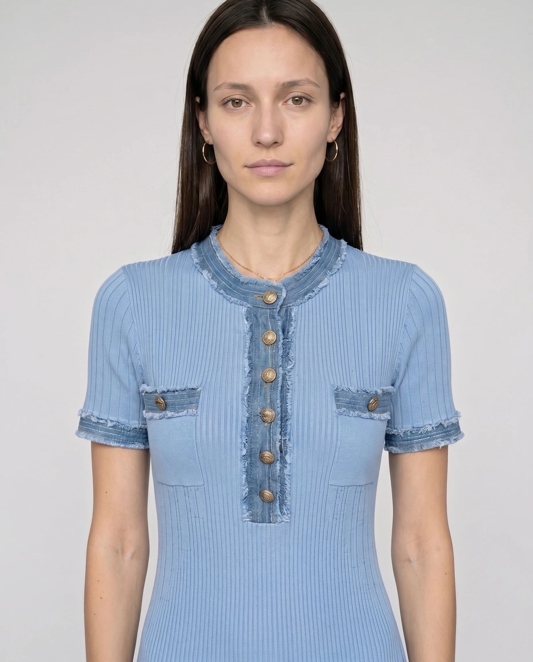 Robe midi en maille cotelee Odette - Bleu Ciel - detail col et boutons