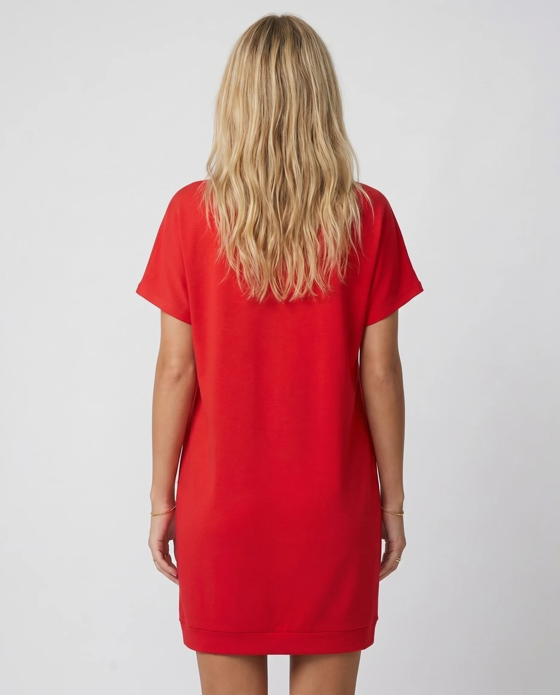 Robe courte col V rouge — Romy, vue de dos