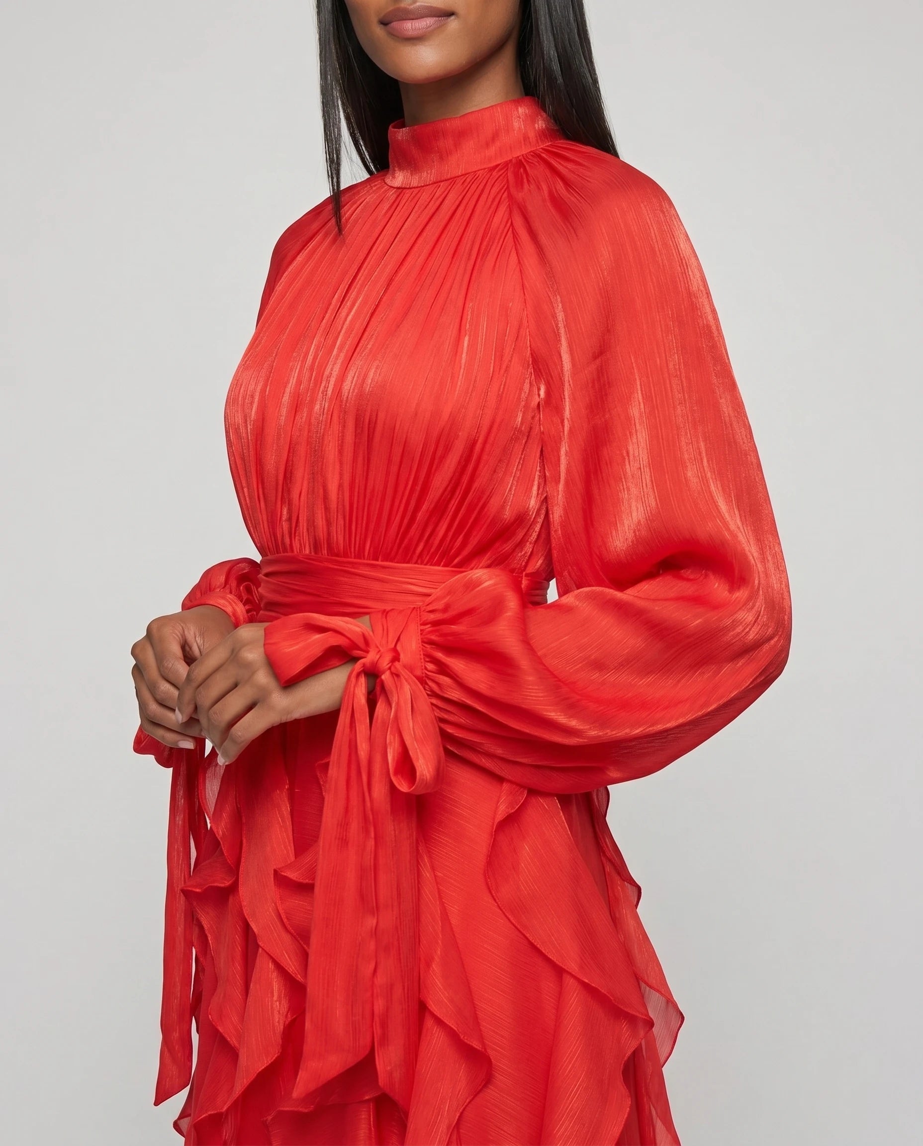 Robe de soiree col montant manches nouees detail rouge