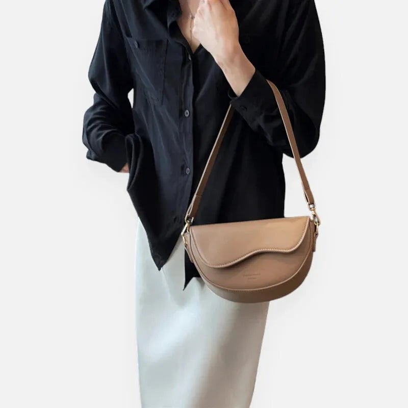 Sac à main banane demi-lune en cuir chic Danièle