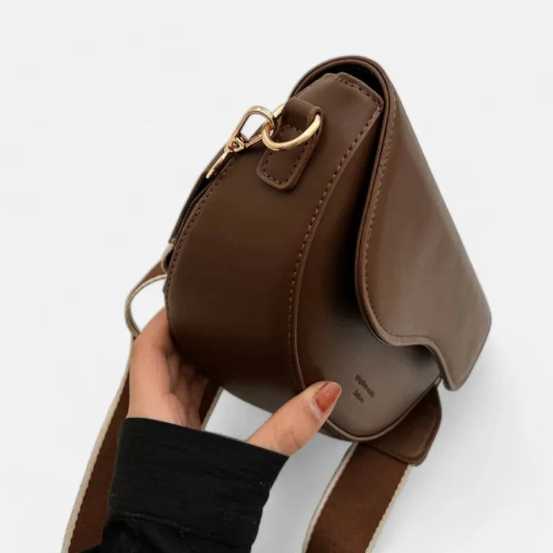 Sac à main banane demi-lune en cuir chic Danièle