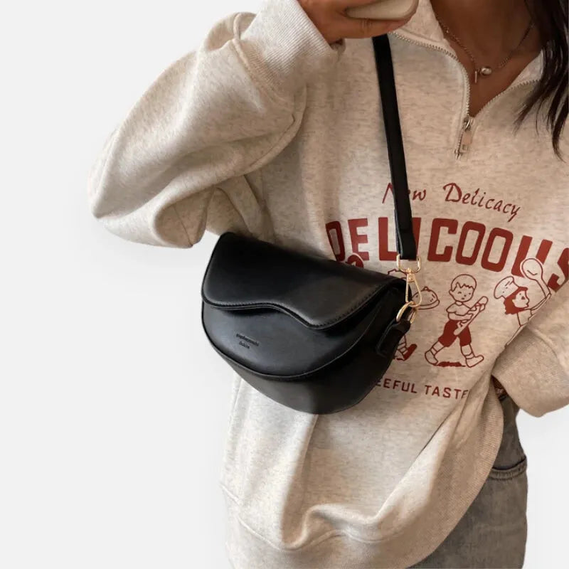 Sac à main banane demi-lune en cuir chic Danièle