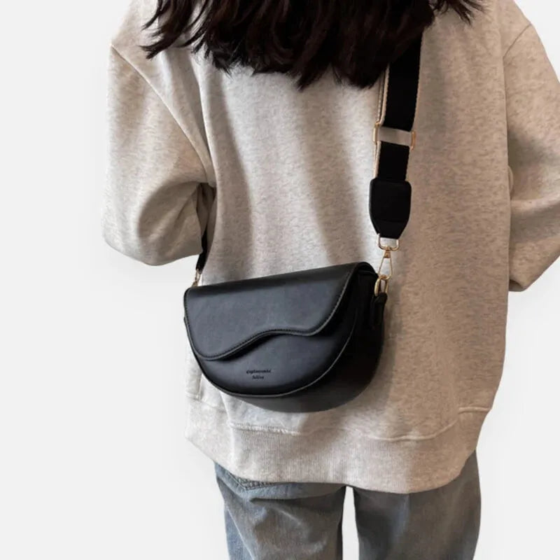 Sac à main banane demi-lune en cuir chic Danièle