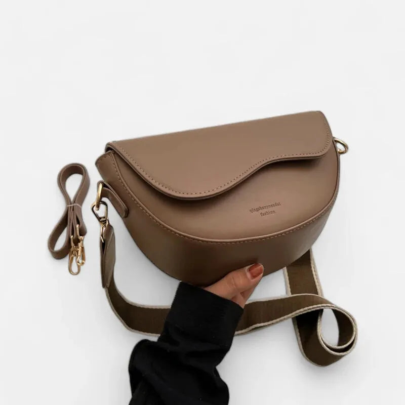 Sac à main banane demi-lune en cuir chic Danièle
