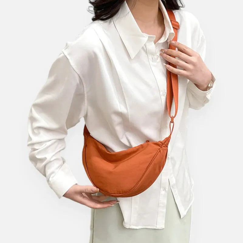 Sac à main banane demi-lune en tissu tendance Émilienne