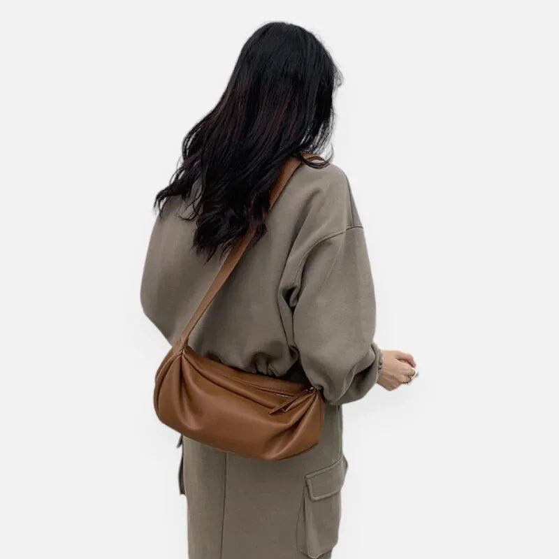 Sac à main banane en cuir chic Bernadette