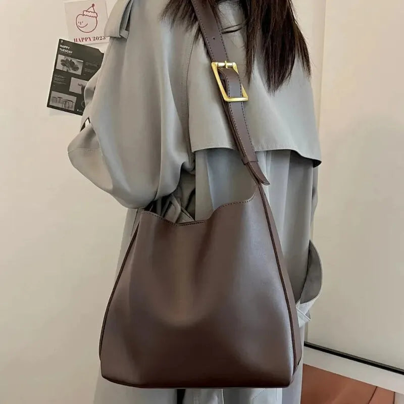Sac à main bandoulière avec sa pochette assortie Léna