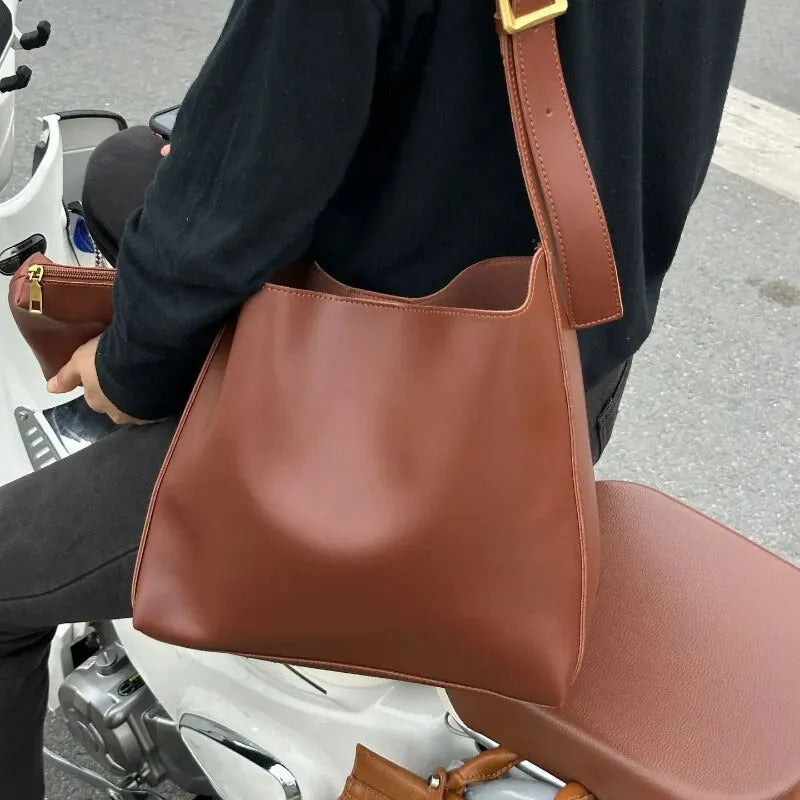 Sac à main bandoulière avec sa pochette assortie Léna