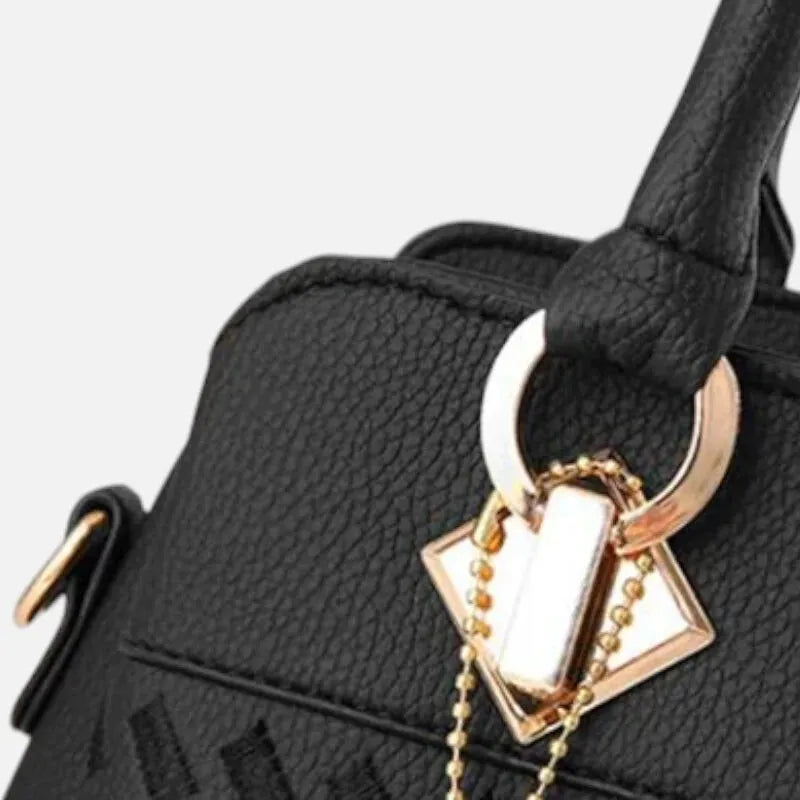 Sac à main bandoulière avec son charms doré assortie Morgane