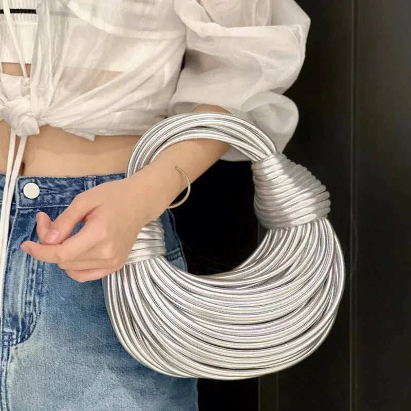 Sac à main bandoulière demi-lune tissé chic Lina