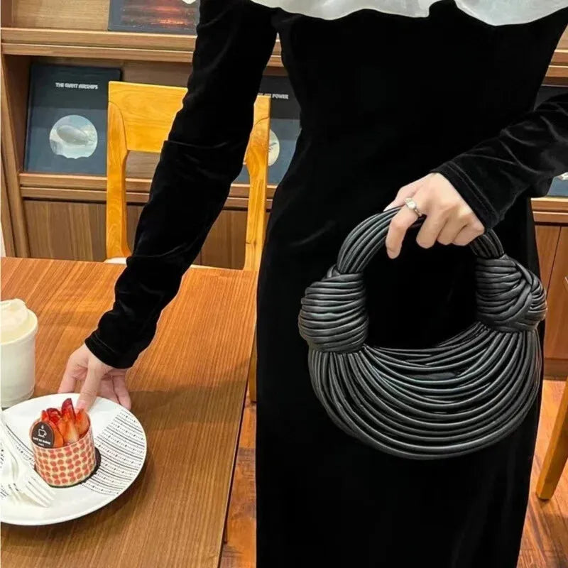 Sac à main bandoulière demi-lune tissé chic Lina