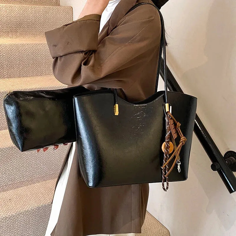 Sac à main cabas vintage avec sa pochette et son charms sucrerie assortie Inès