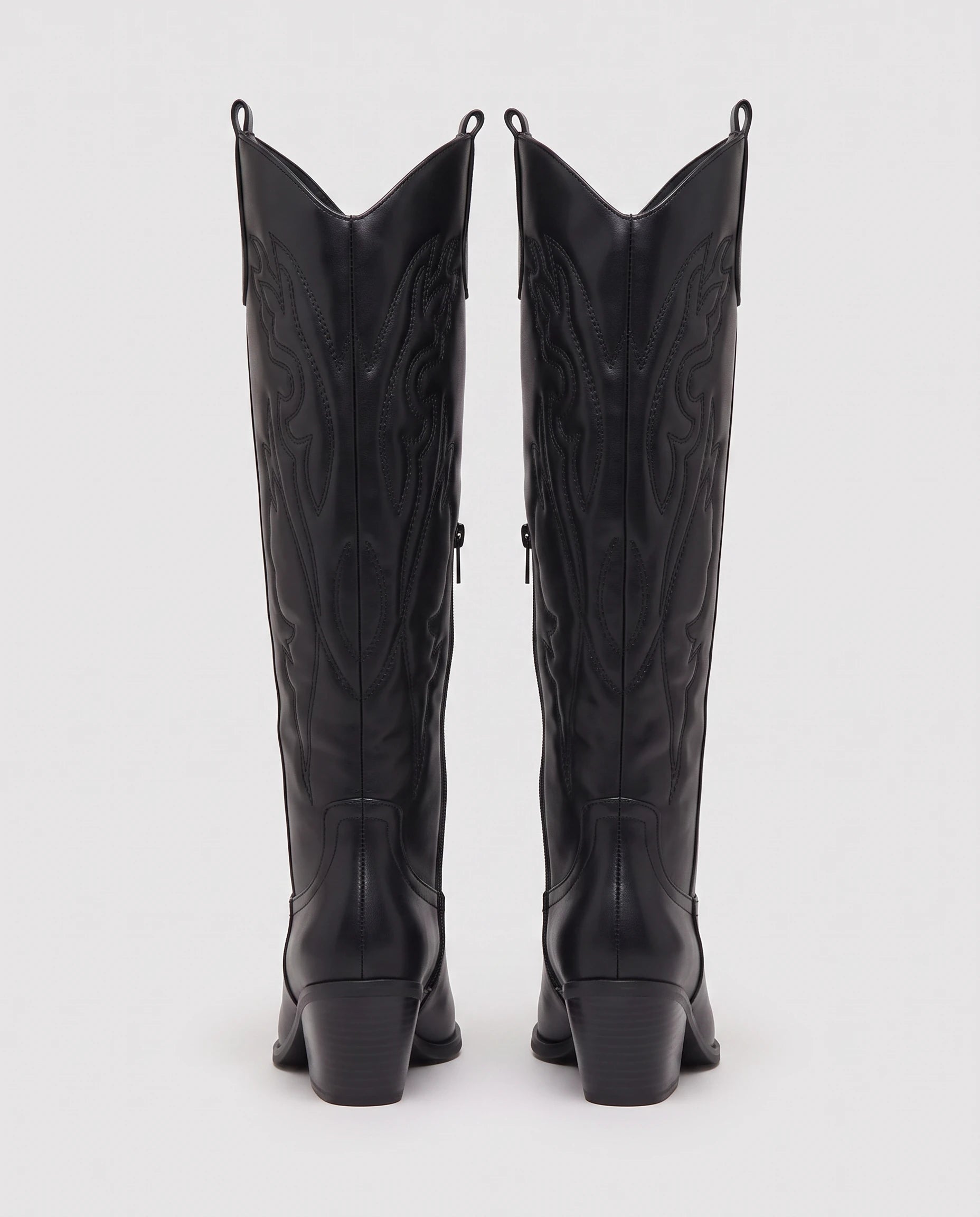 Bottes santiags hautes à talon effet cuir Anastasie — Noir, paire vue de dos, couture de tige et talon cubain