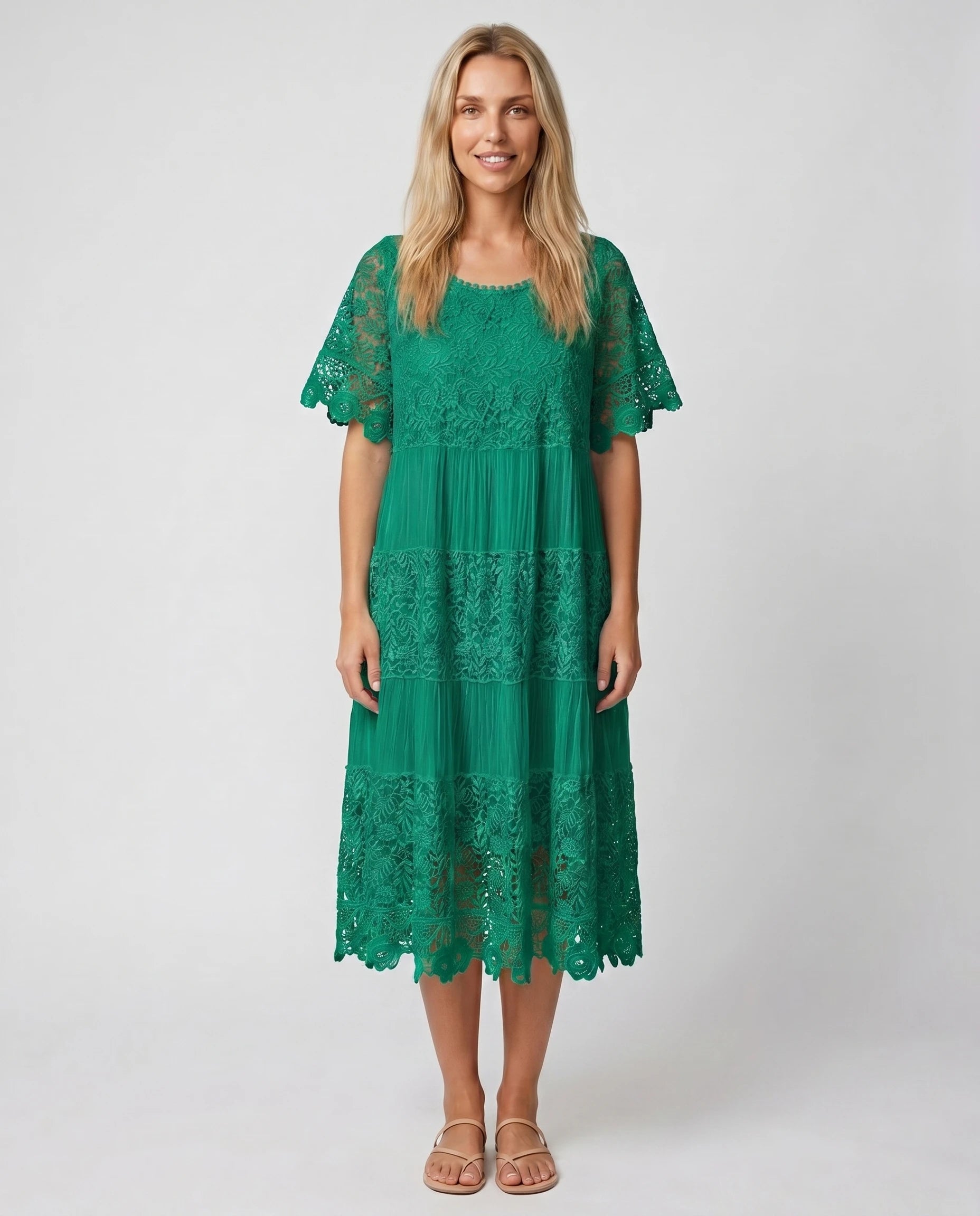 Robe midi en dentelle vert emeraude studio face