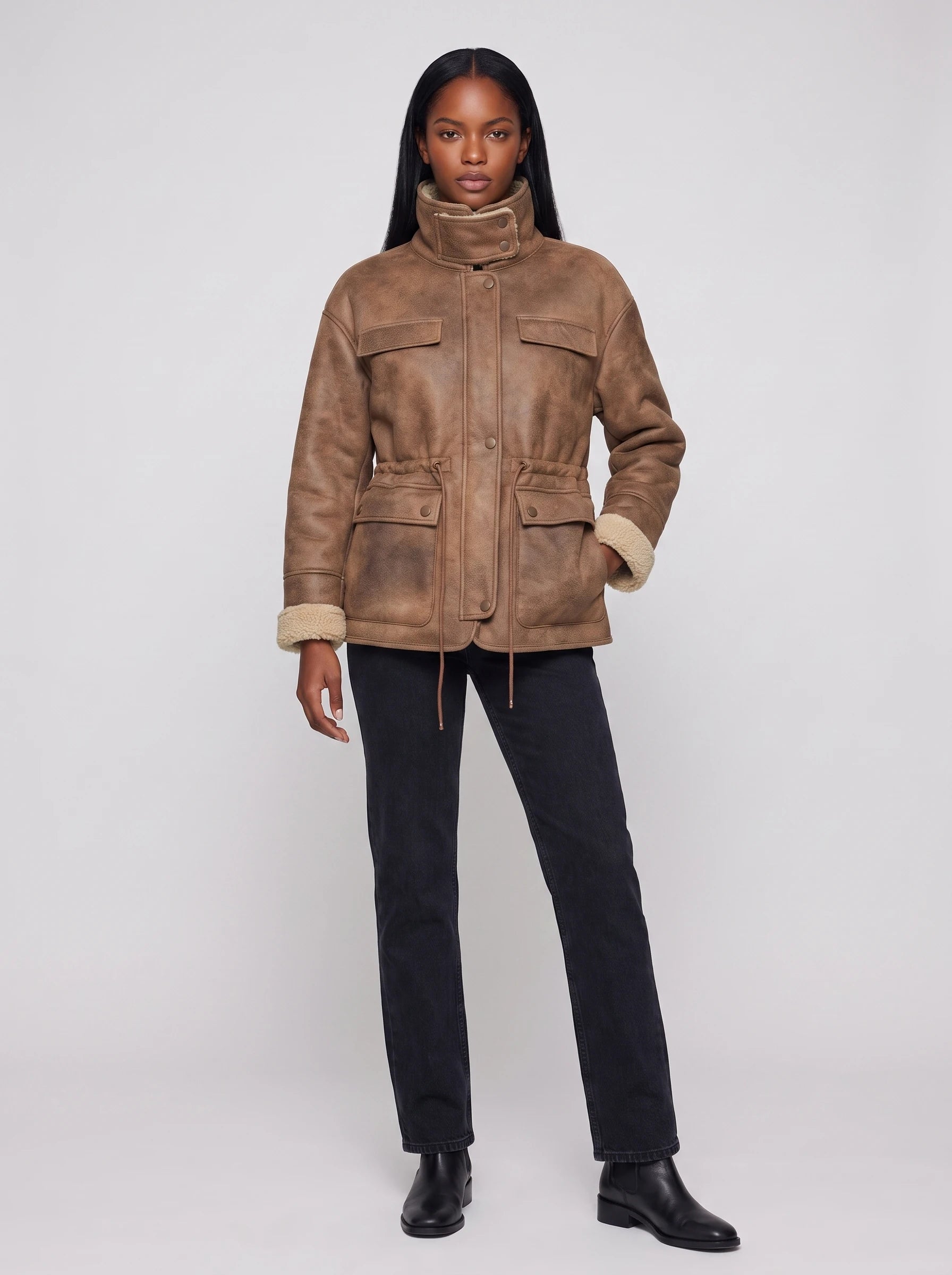 Veste aviateur réversible en sherpa caramel vieilli Christiane, vue de face en studio