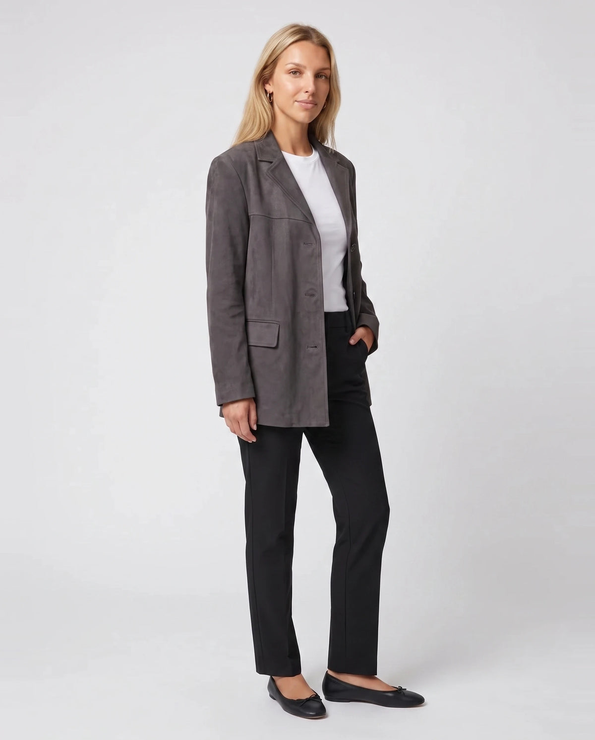 Oversize-Blazerjacke aus Veloursimitat in Anthrazitgrau Clothilde, Vorderansicht im Studio