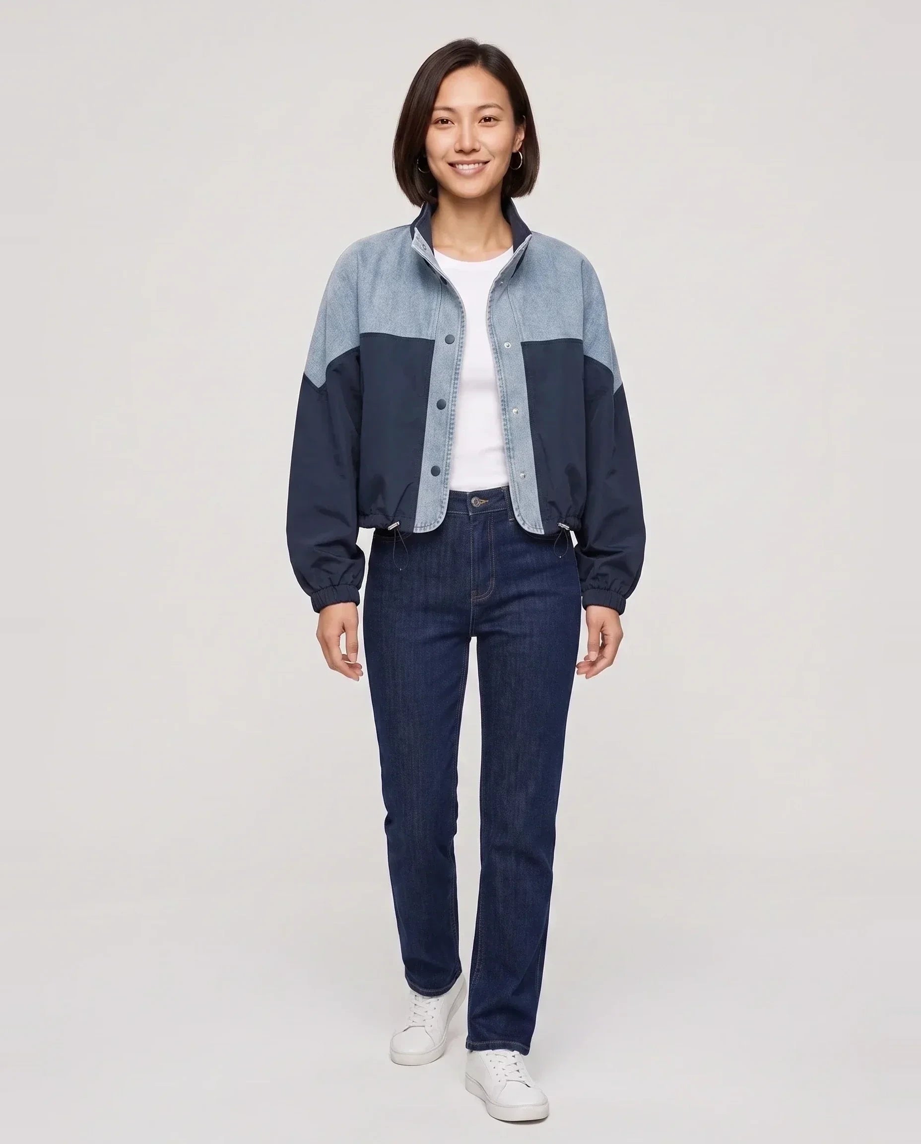 Veste courte color-block en denim bleu marine Bertrande, vue de face en studio