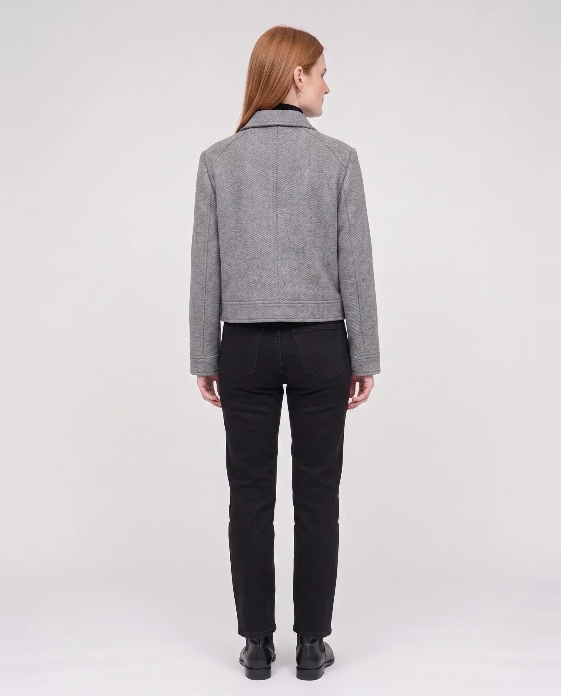 Veste courte zippée en lainage gris chiné Solveig, vue de dos en studio