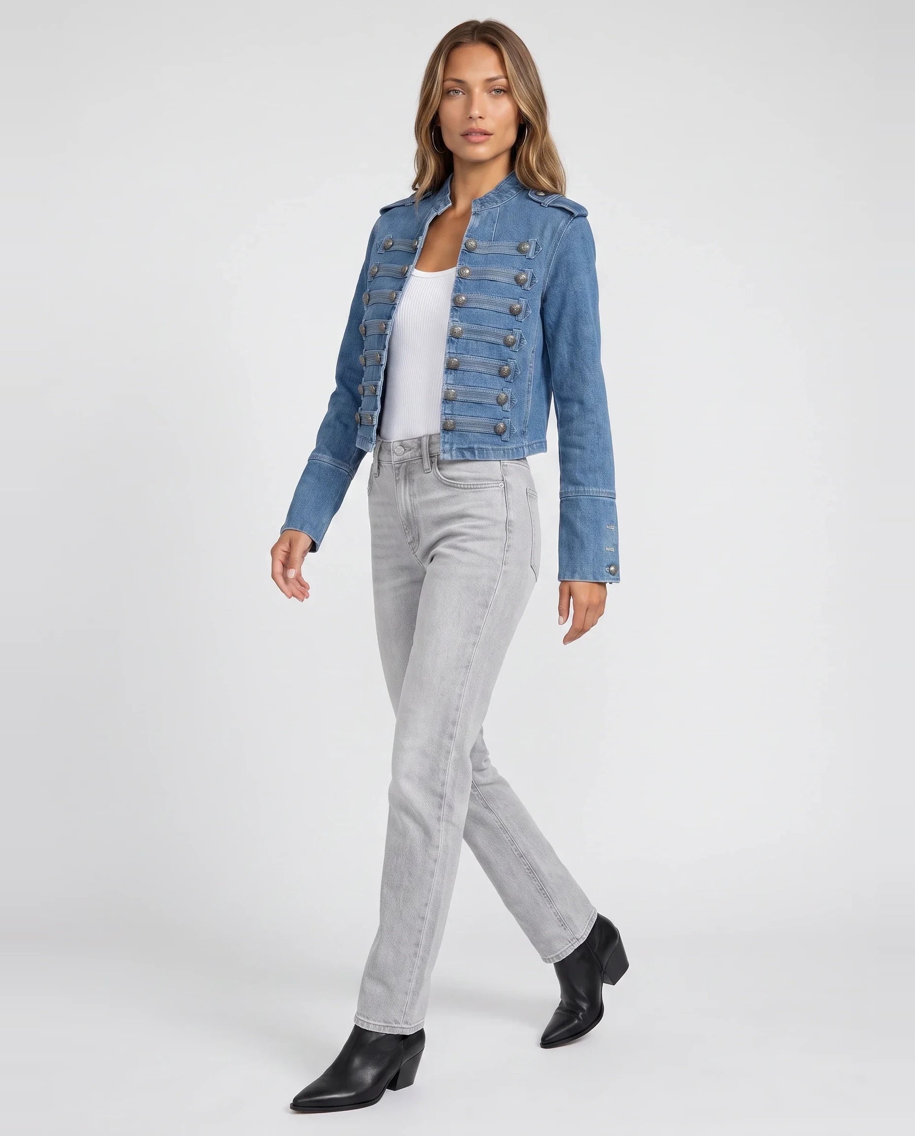 Veste en jean esprit officier bleu denim Rosemonde, vue de trois quarts en studio