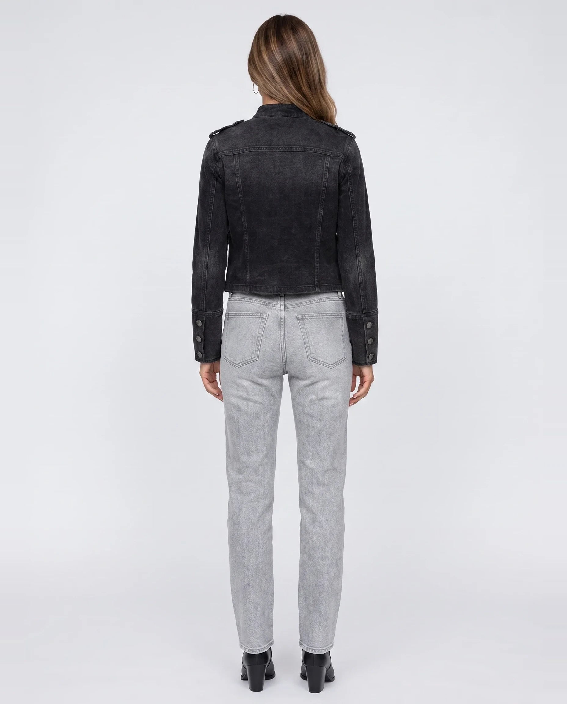 Veste en jean esprit officier noir délavé Rosemonde, vue de dos en studio