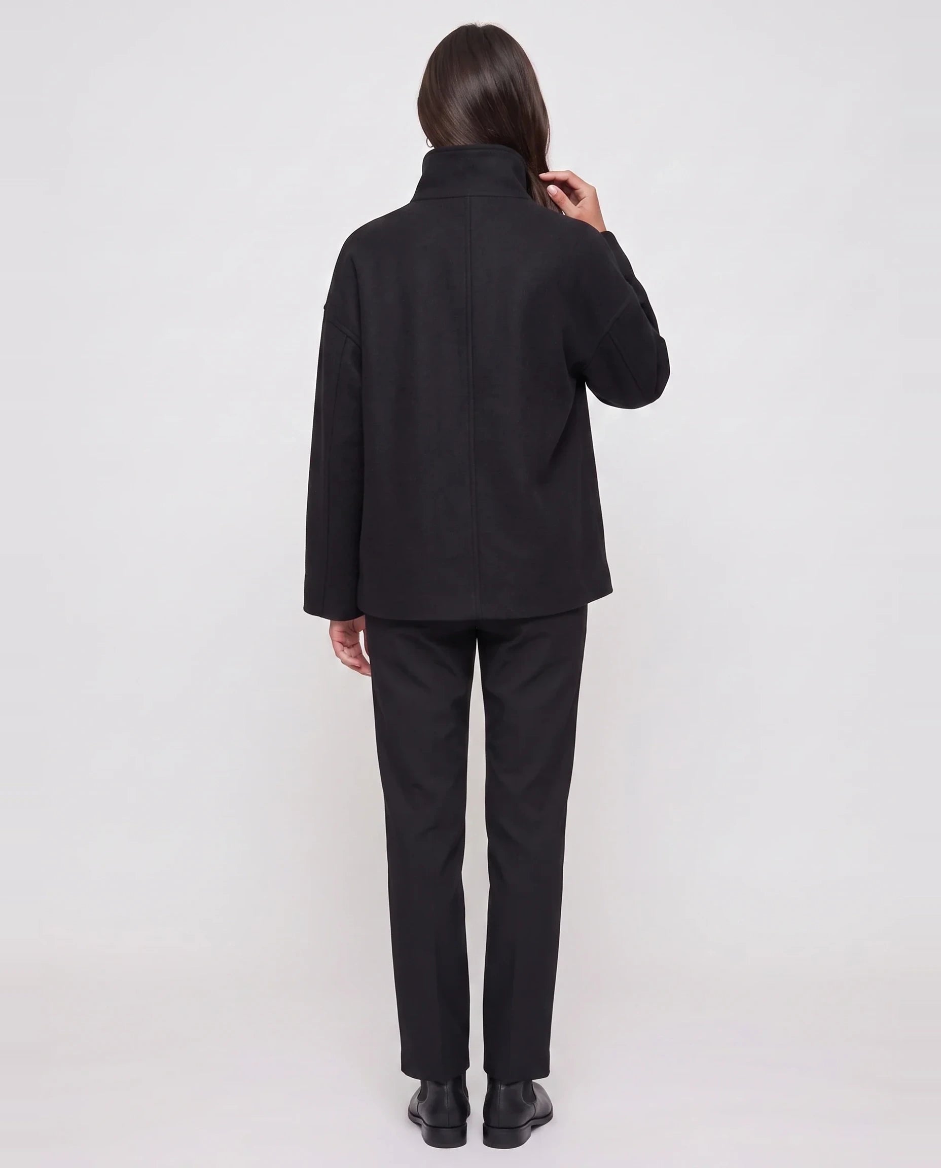 Veste en lainage noir Rosalinde, vue de dos en studio