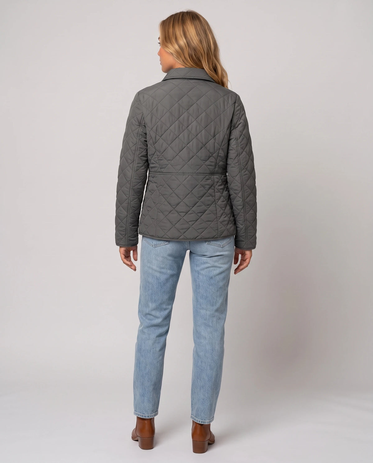 Veste matelassée à col chemise Ayla en Gris Anthracite, vue de dos, matelassage losanges continu