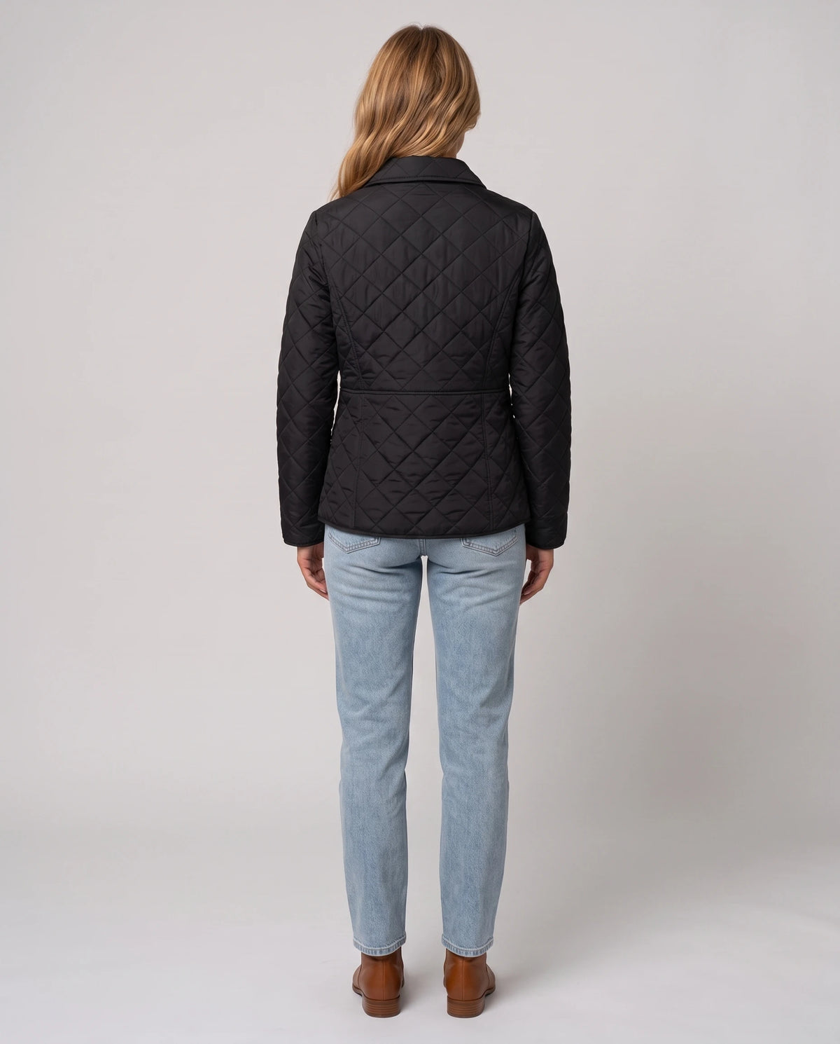 Veste matelassée à col chemise Ayla en Noir, vue de dos, matelassage losanges continu