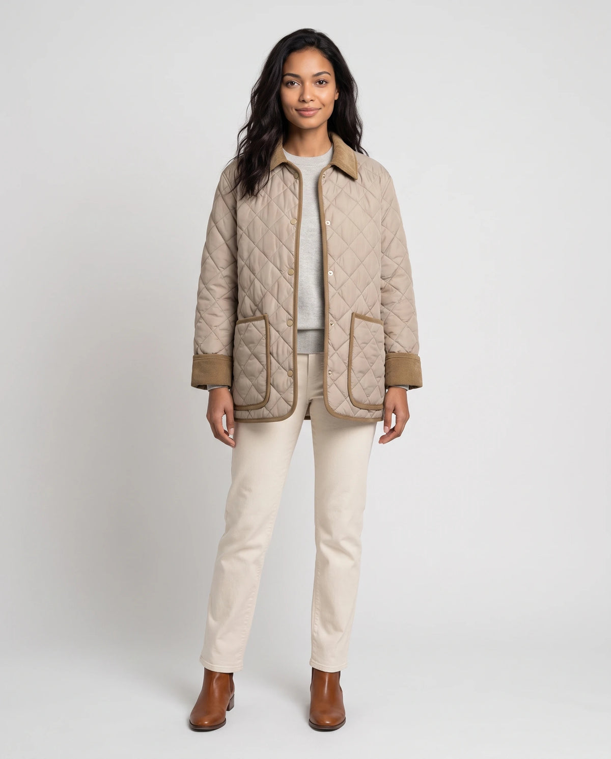 Veste matelassée à col velours côtelé Talia en Beige, vue de face en pied, boutonnée