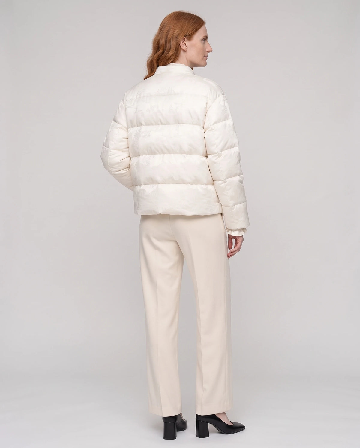 Veste matelassée jacquard à brandebourgs et col officier Dahlia écru, vue de dos, dos matelassé sans capuche