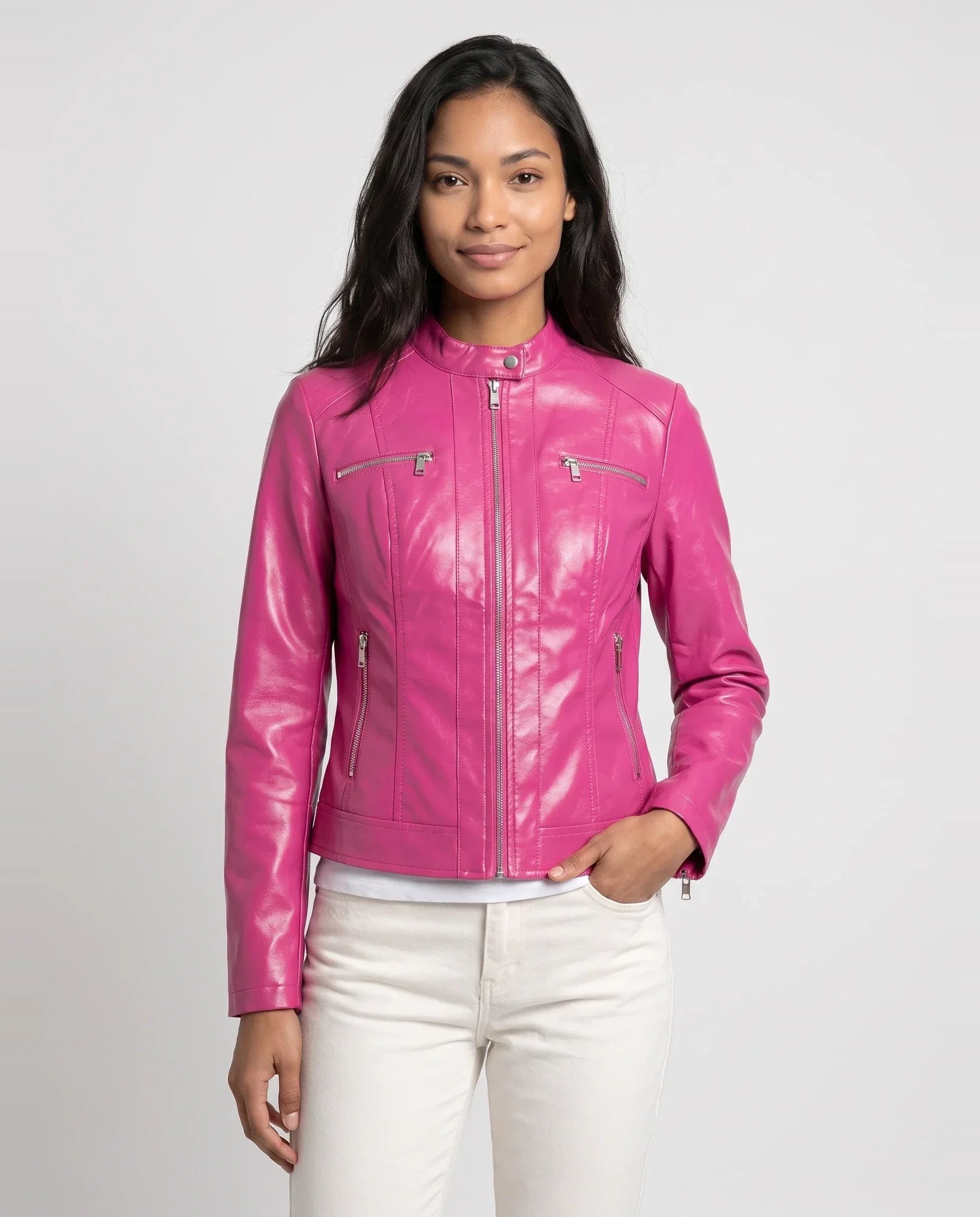 Veste motard en simili verni fuchsia Firmine, plan rapproché en studio