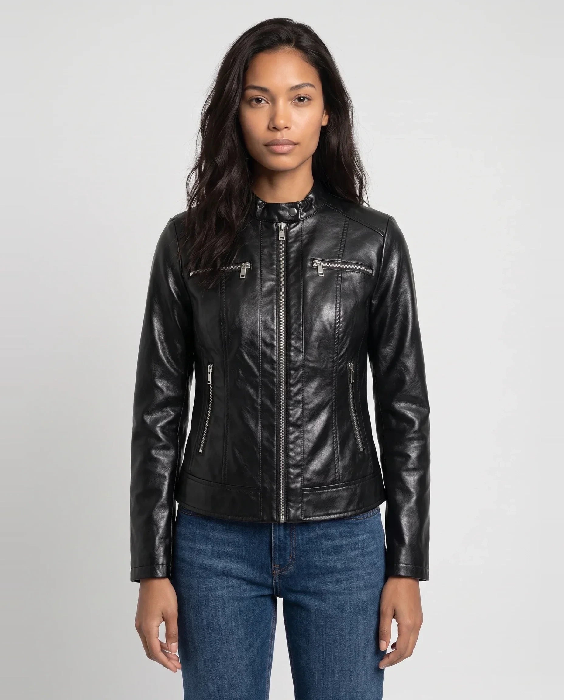 Veste motard en simili verni noir Firmine, plan rapproché en studio