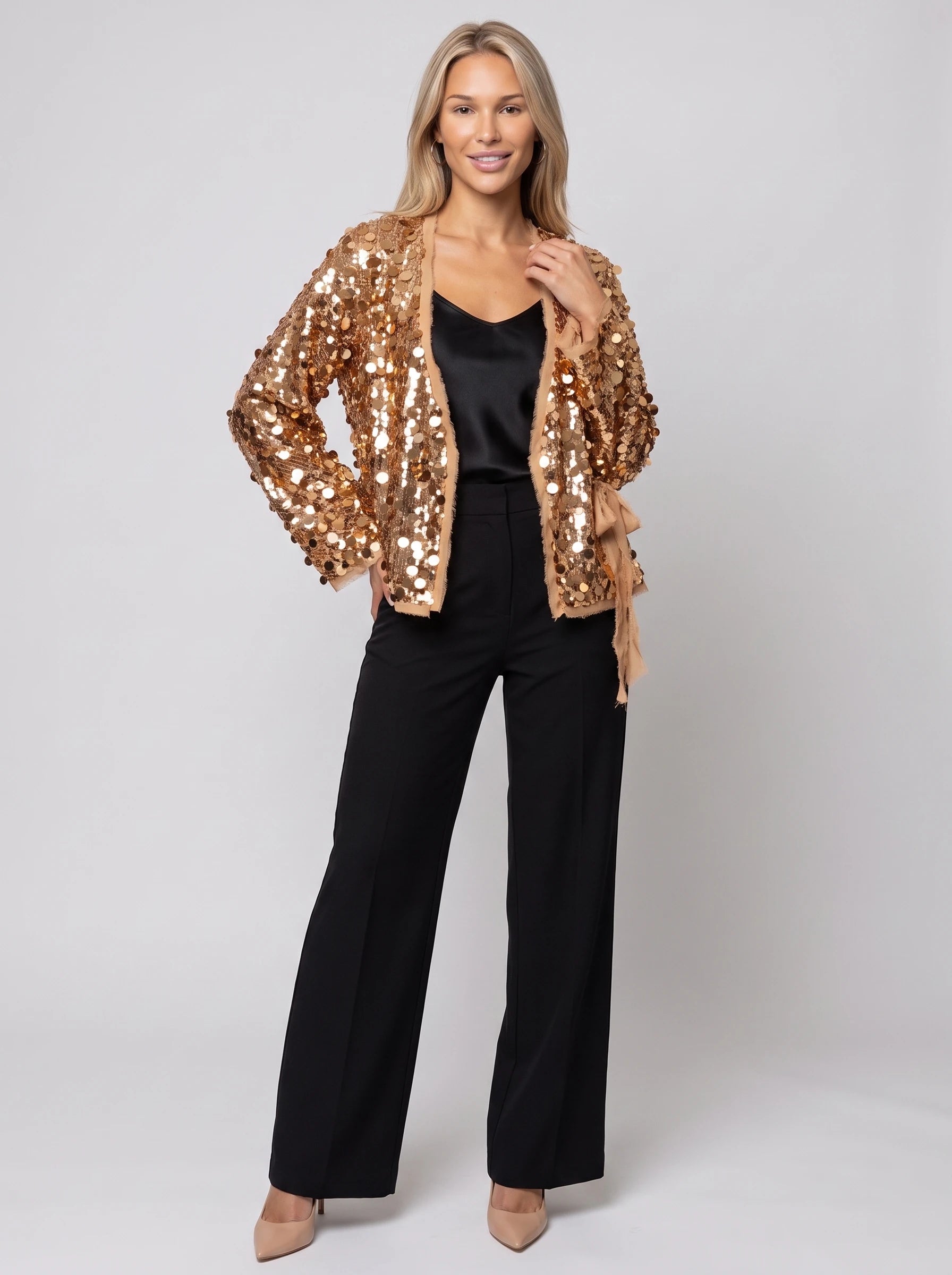 Veste kimono à sequins dorée Félicie, vue de face en studio