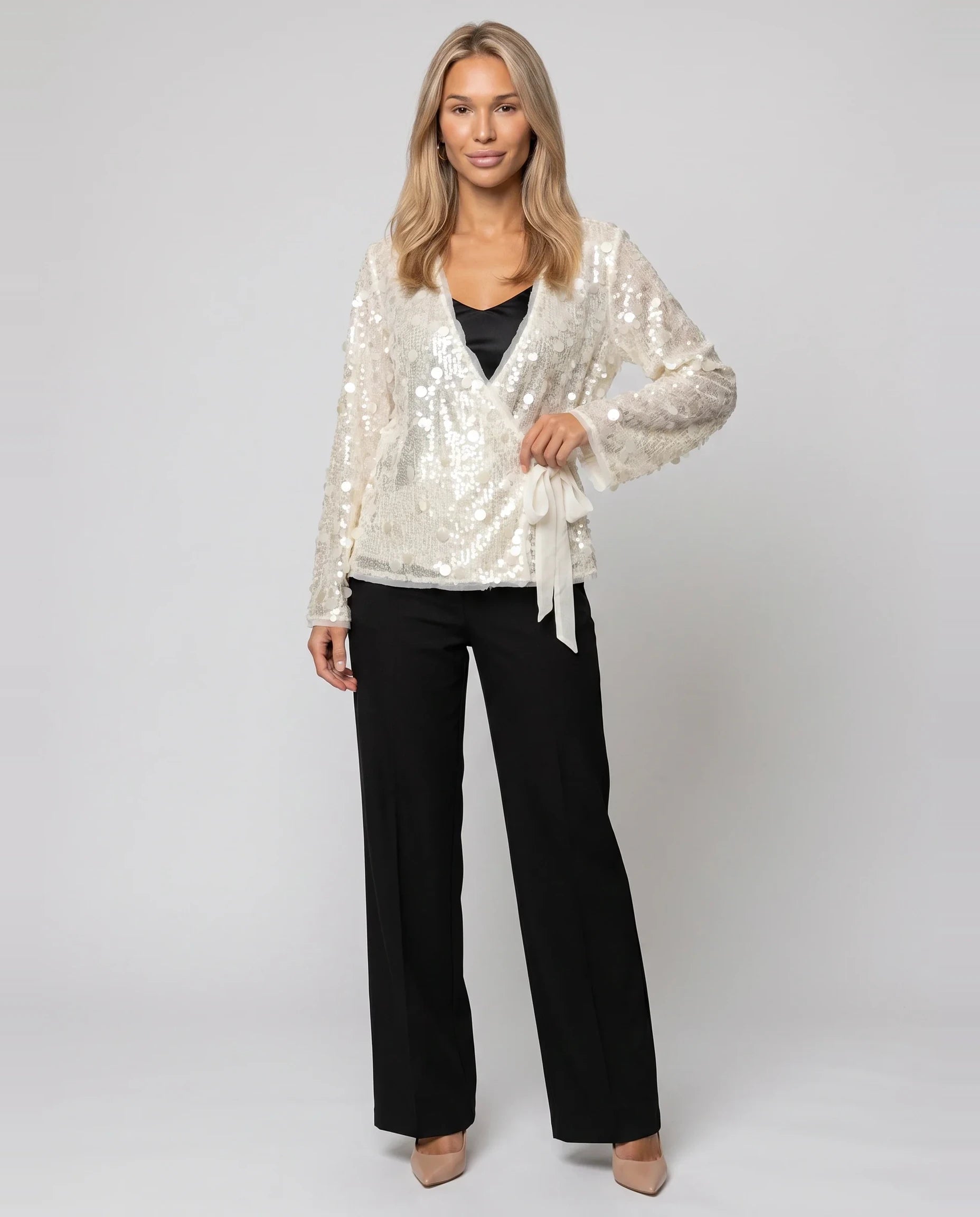 Veste kimono à sequins écru Félicie, vue de face en studio