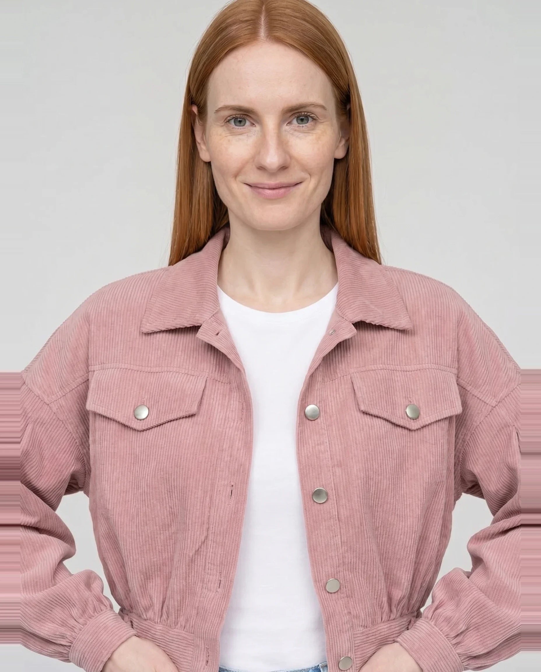 Veste courte en velours côtelé vieux rose Yvette, plan rapproché en studio