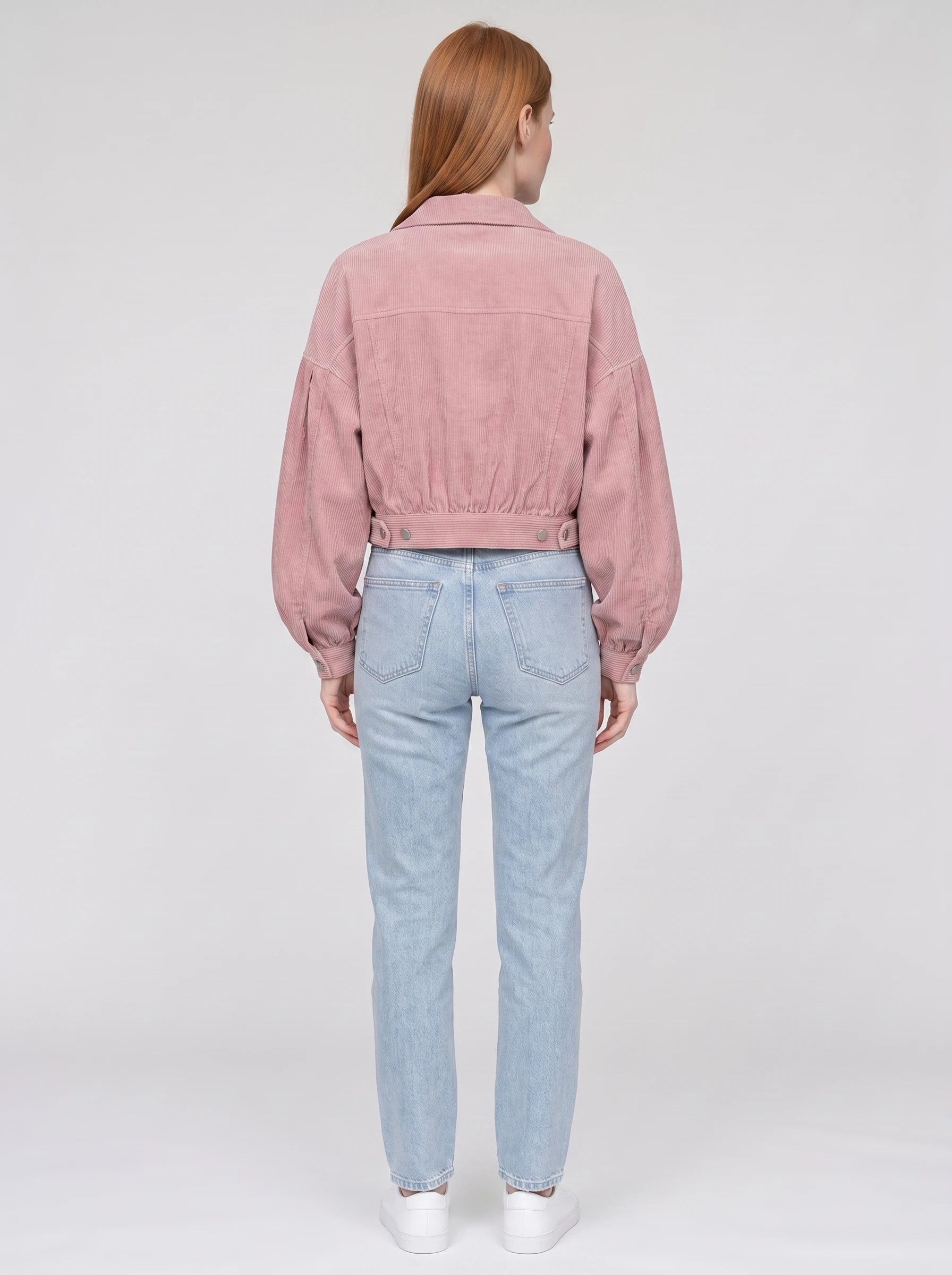 Veste courte en velours côtelé vieux rose Yvette, vue de dos en studio