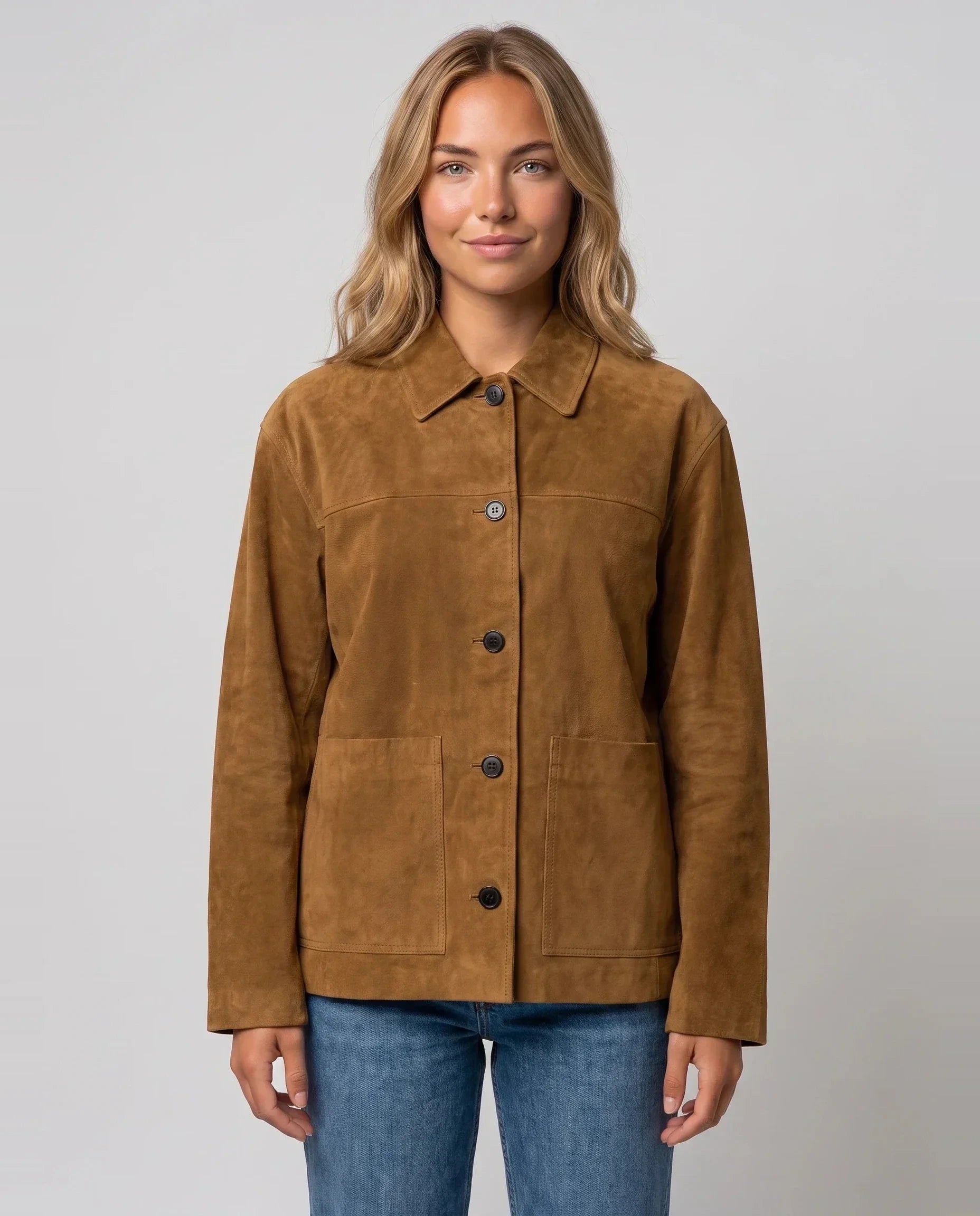 Veste workwear en suédine tabac Ségolène, plan rapproché en studio
