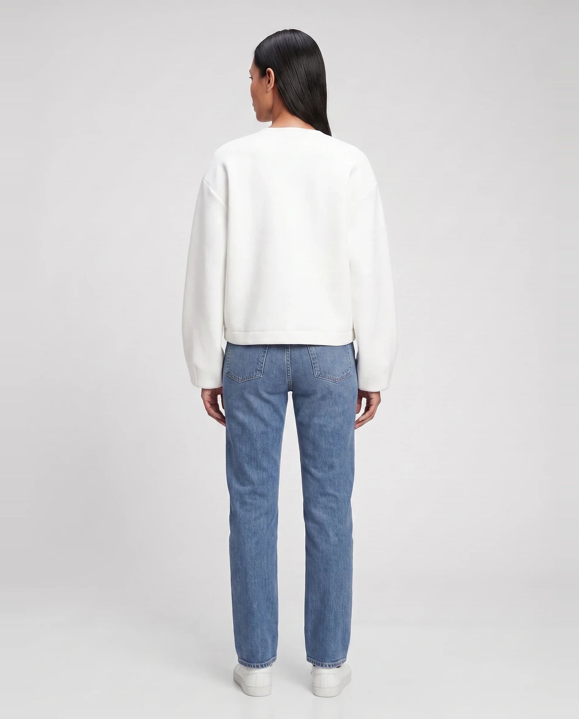 Veste zippée sans col en maille blanche Germaine, vue de dos en studio