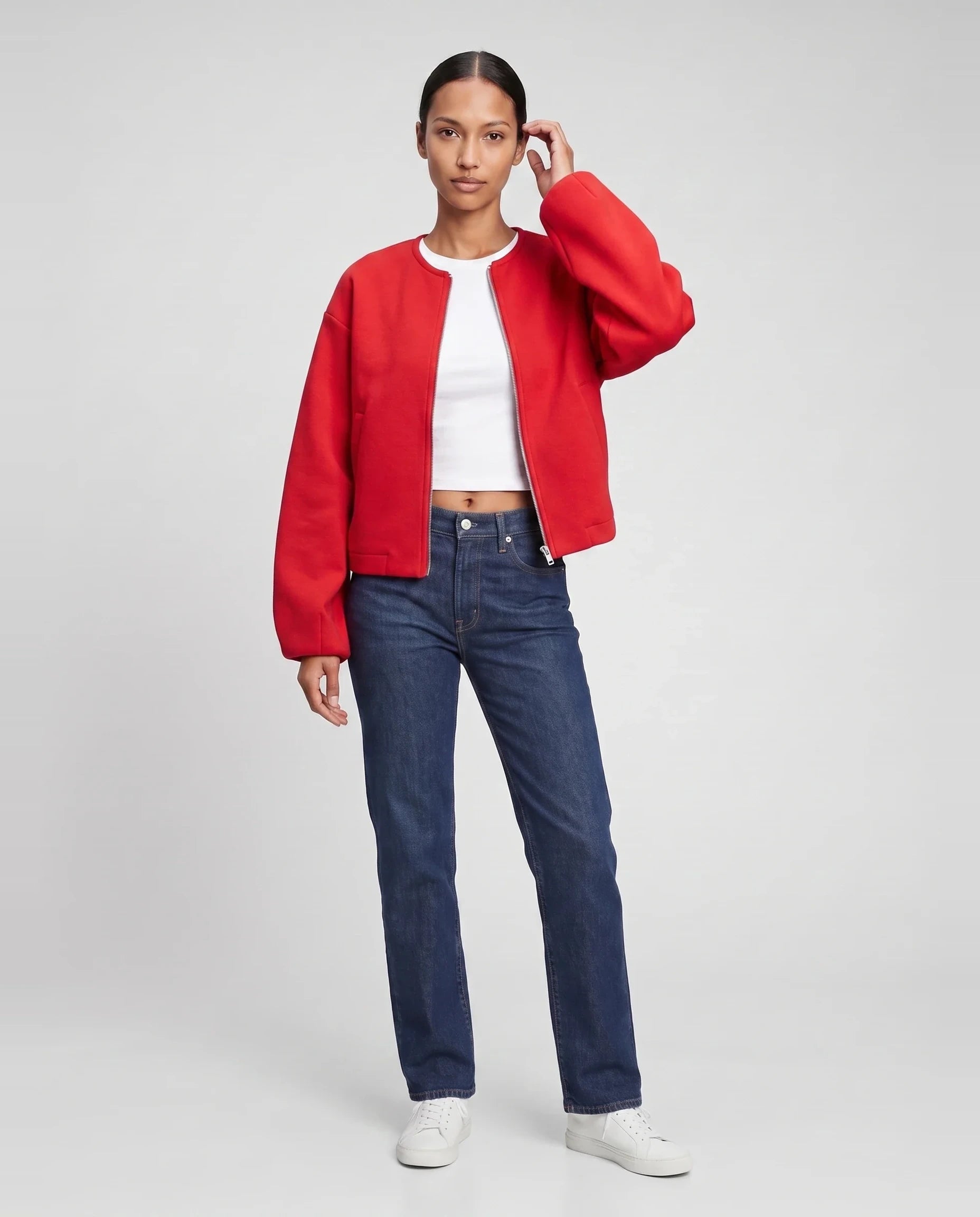 Veste zippée sans col en maille rouge Germaine, vue de face en studio
