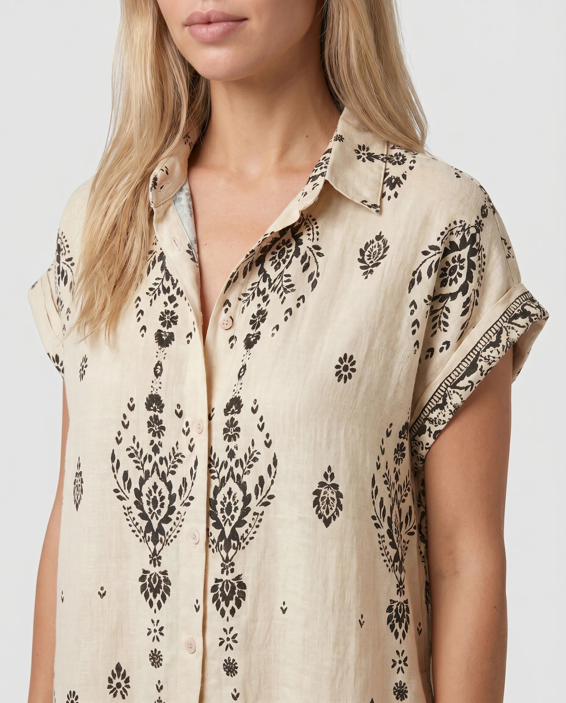 Robe chemise col boutonne manches courtes detail imprime beige