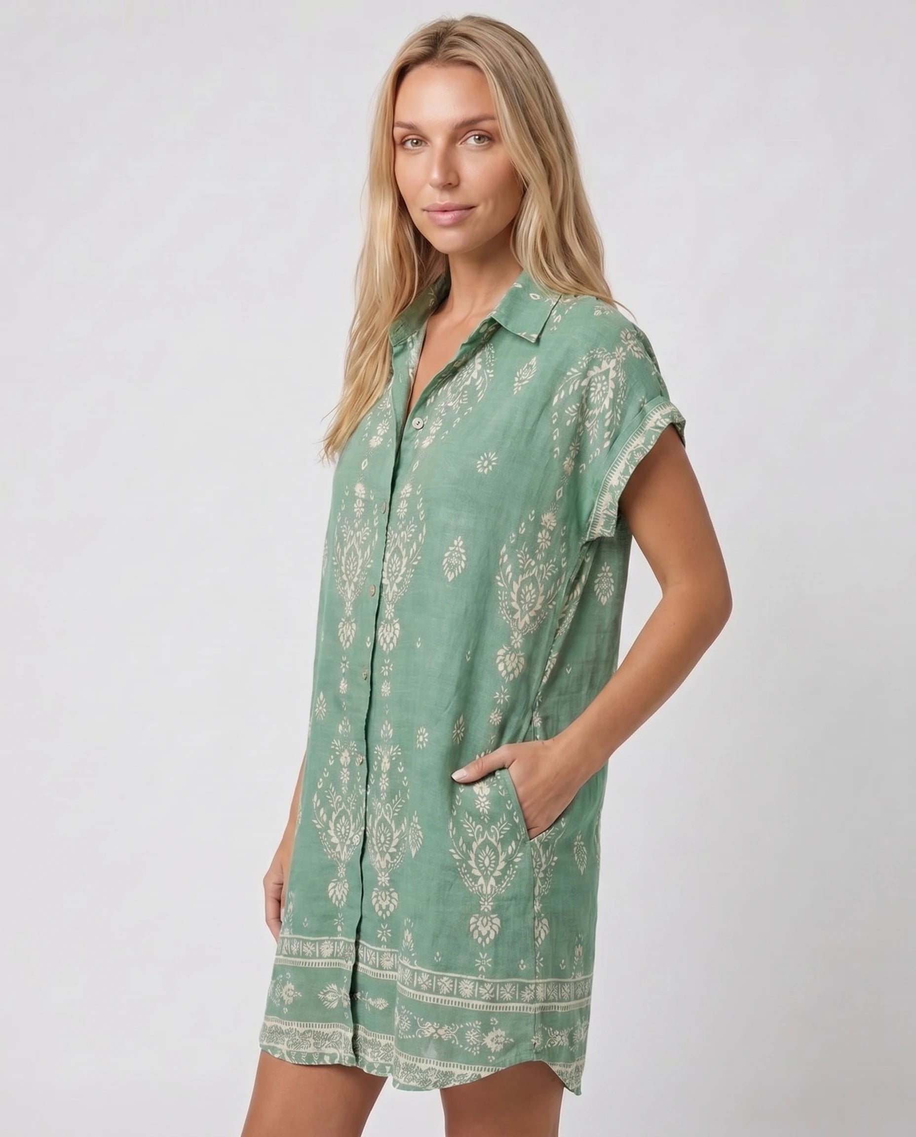 Robe chemise courte imprime boheme vert sauge studio trois-quart poche