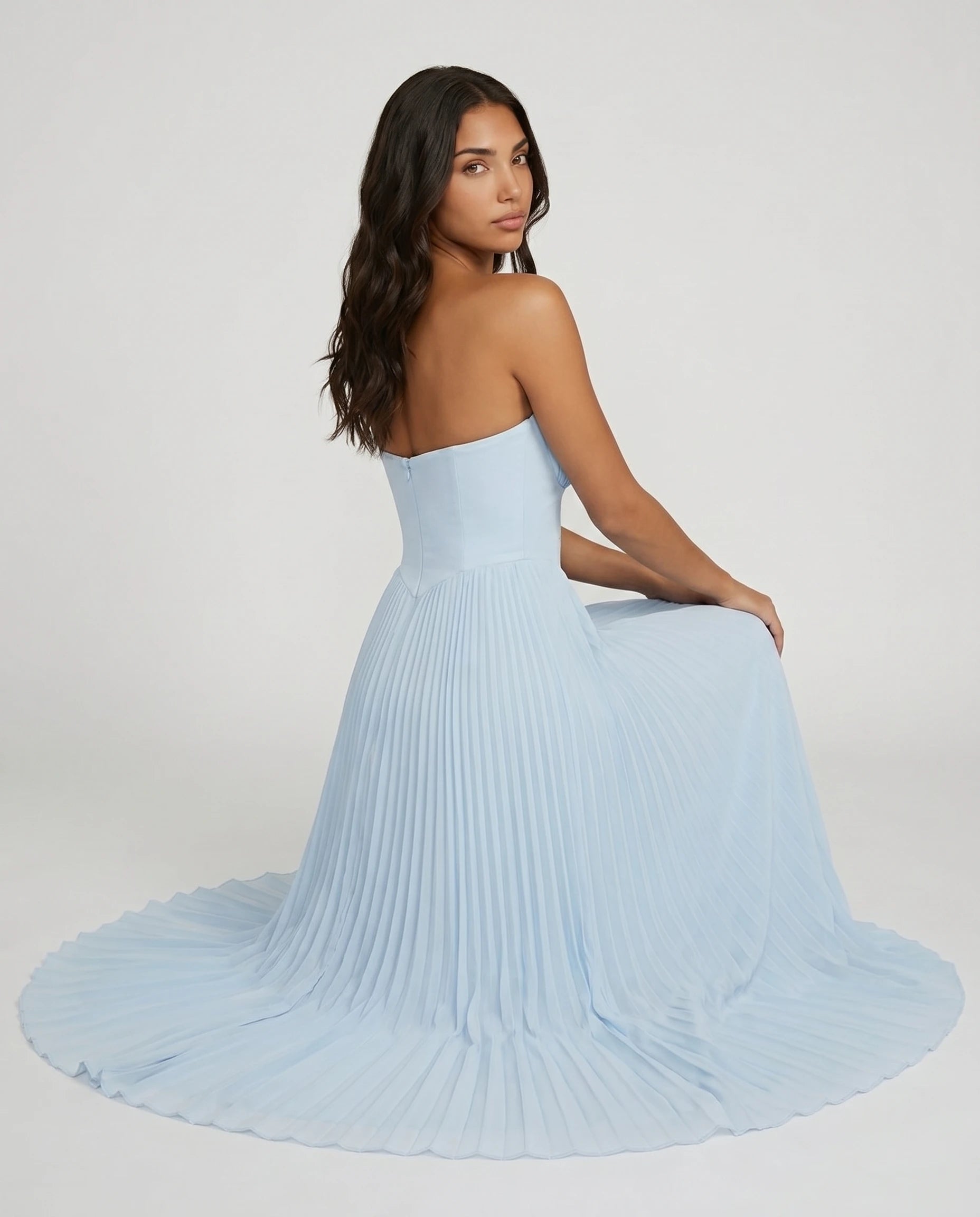 Robe longue plissée bleu ciel à bustier sculpté Ondine Zolena