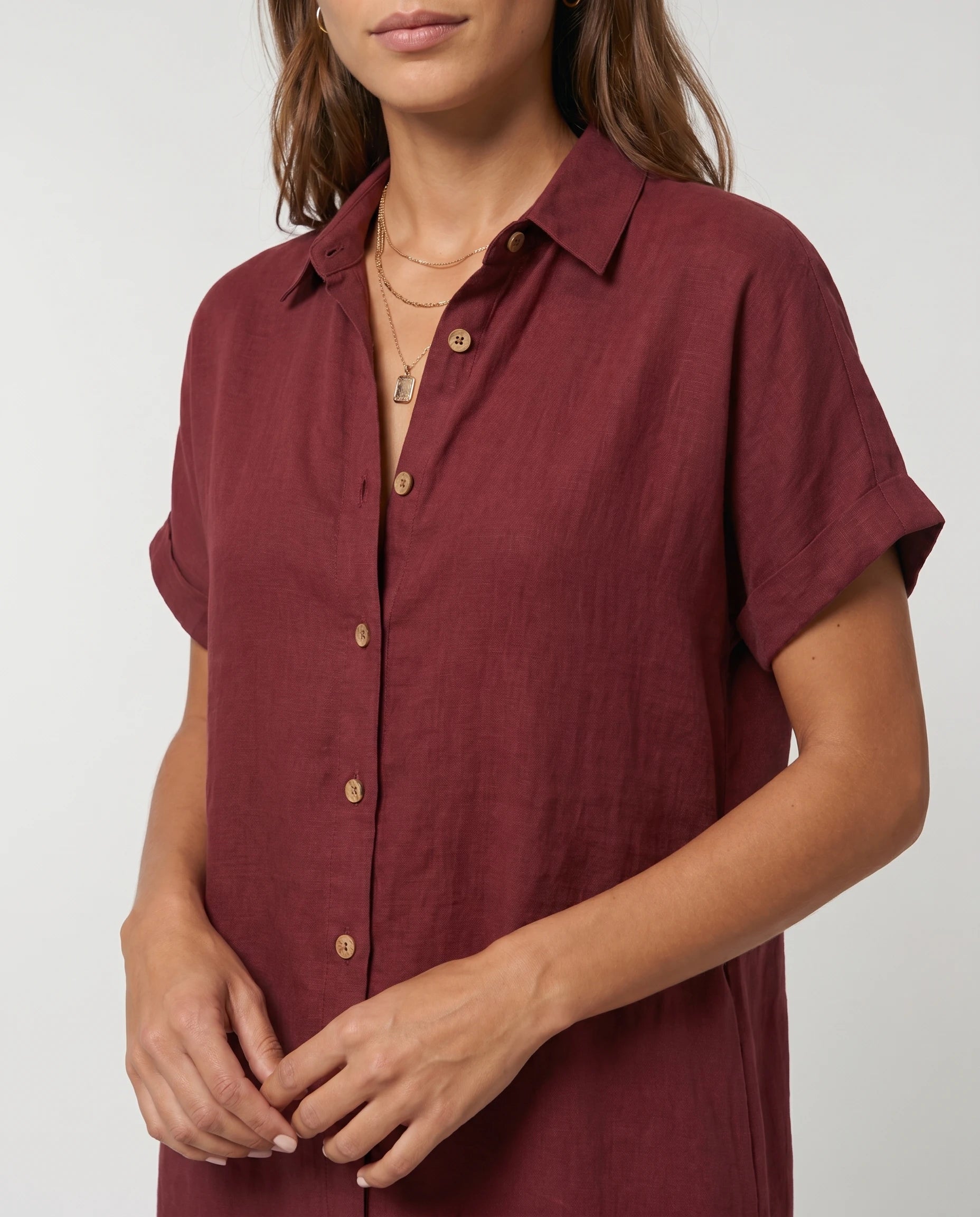 Robe chemise lin bordeaux detail boutons