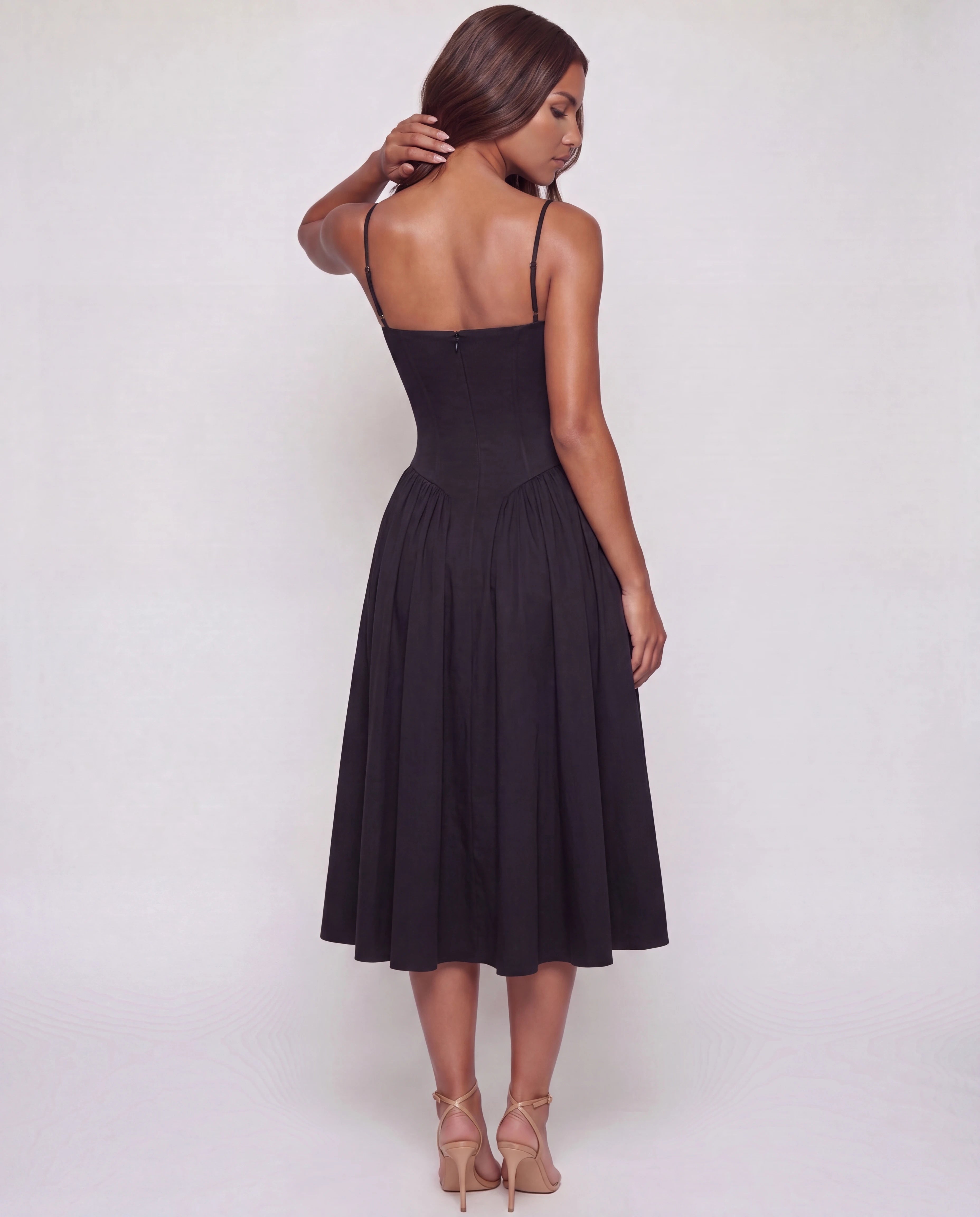 Dos de la robe midi col cœur noire Adèle