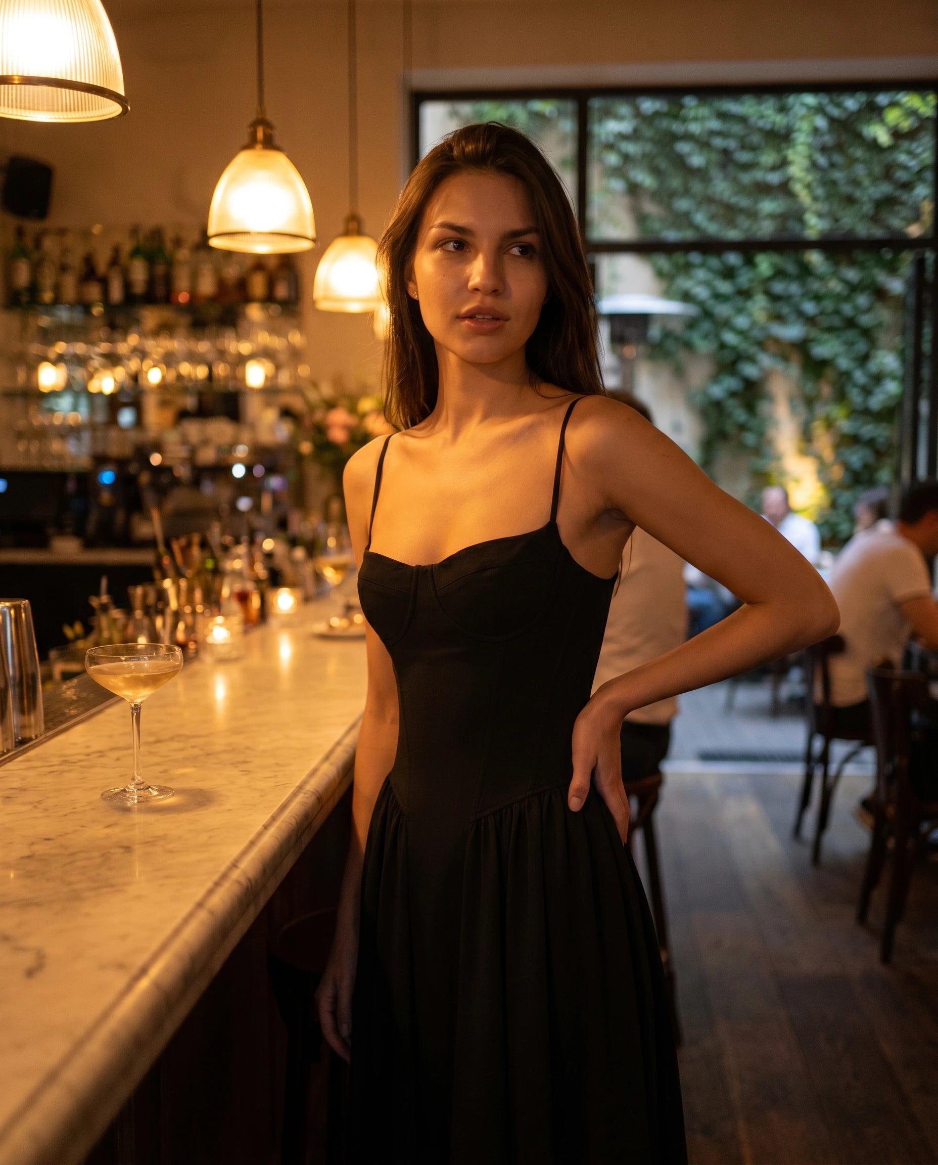 Robe midi col cœur à poches noire Adèle
