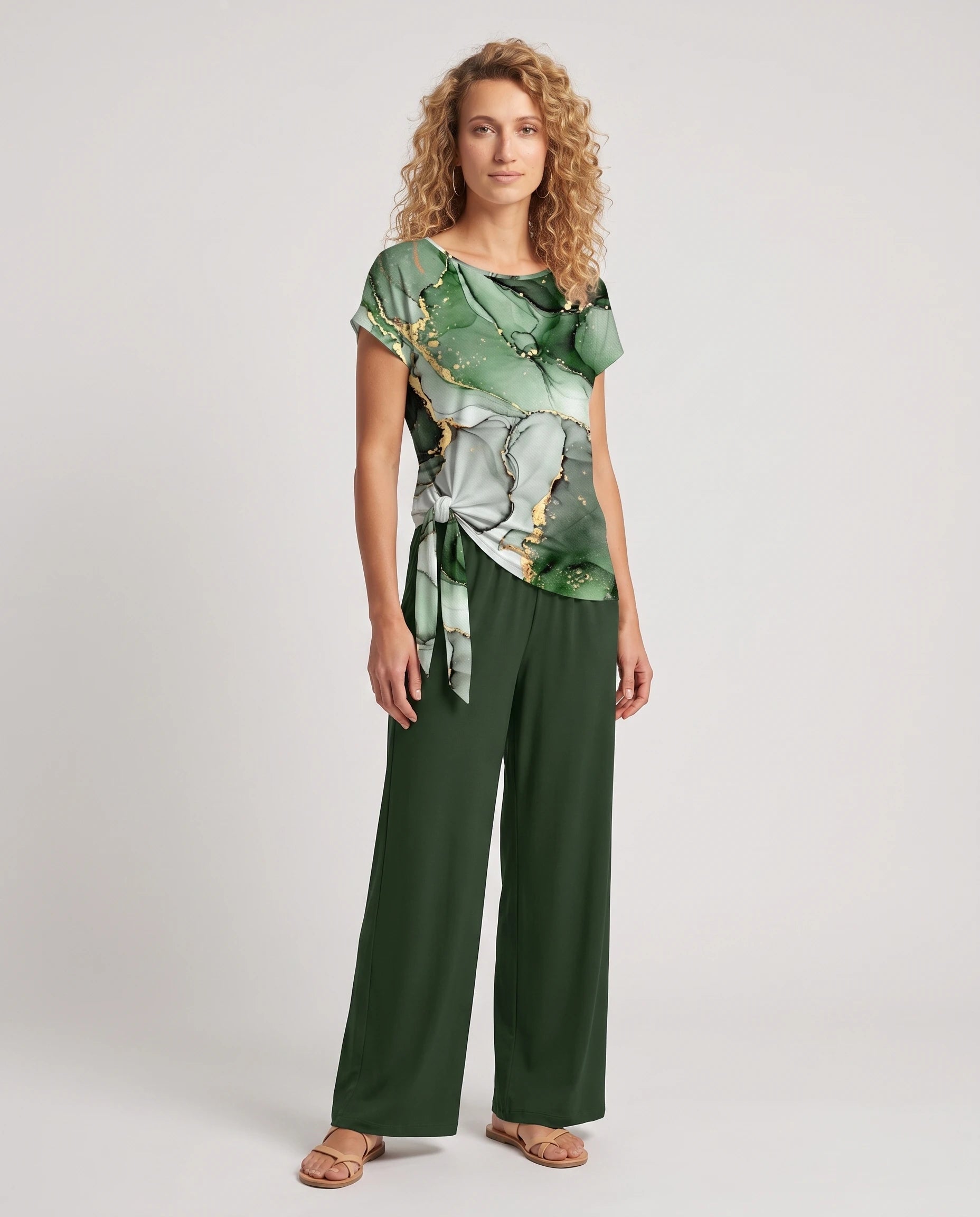 Ensemble top à nœud latéral et pantalon large Angéline — Vert Forêt — vue face studio