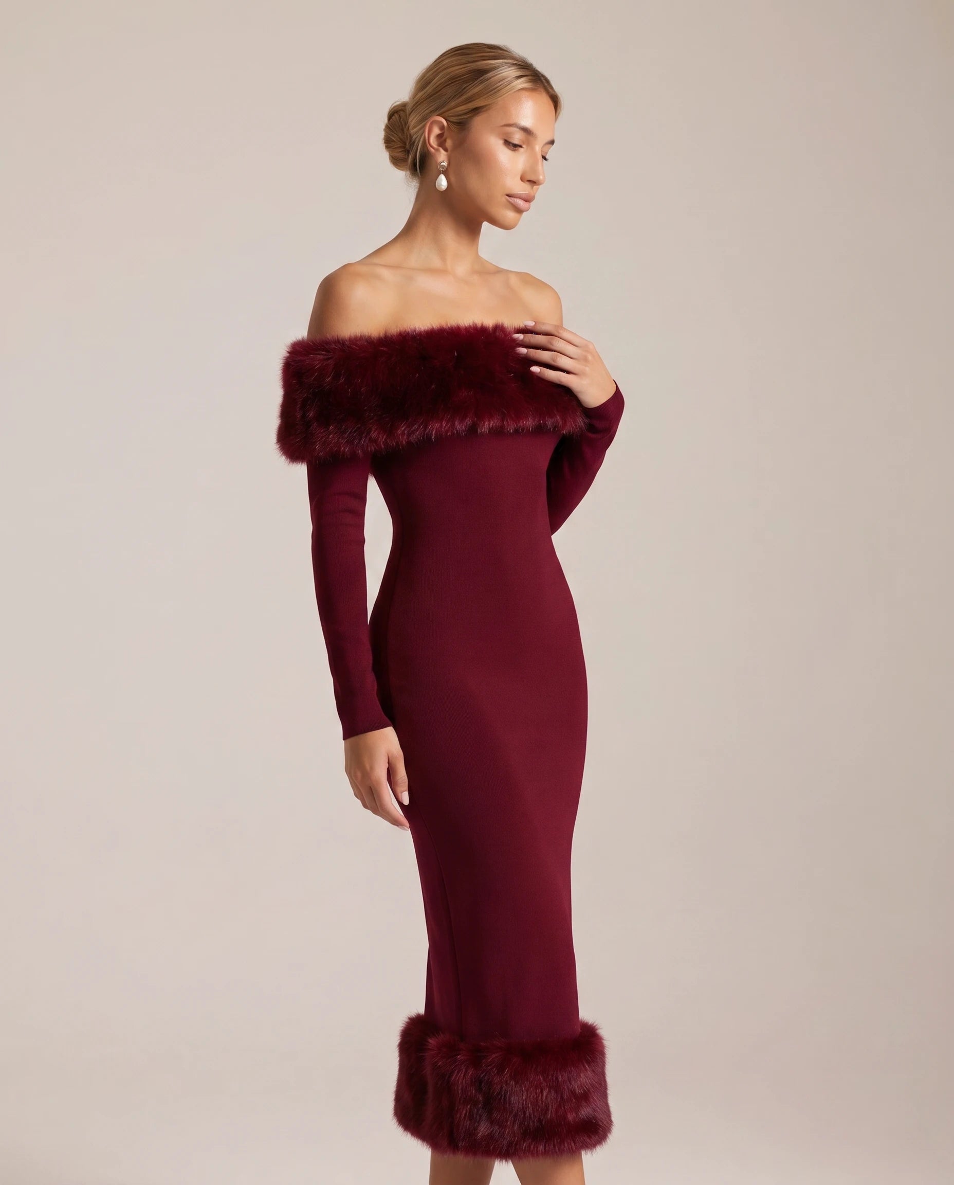 Aurore - Robe midi bardot à bordure fausse fourrure — Aurore