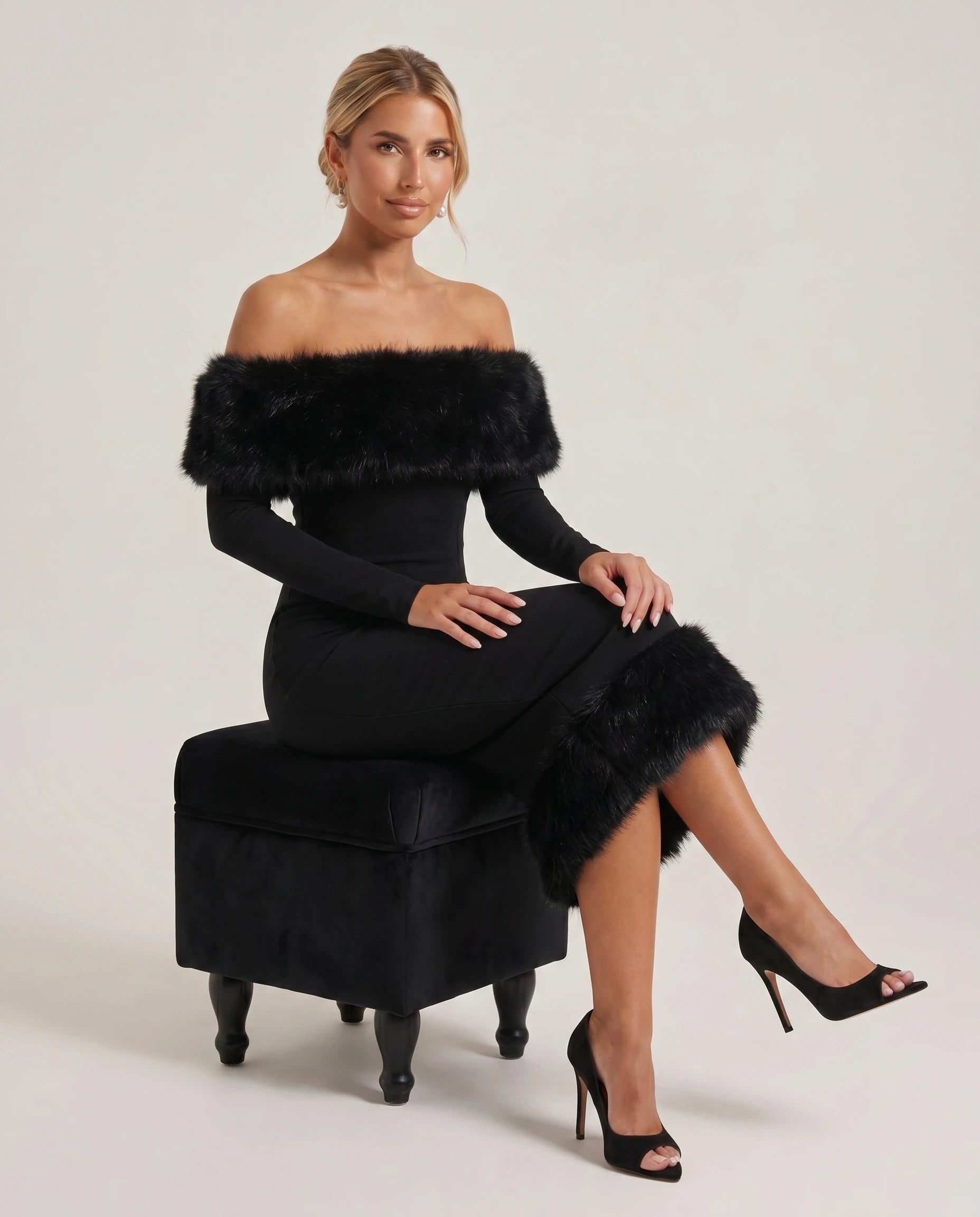 Aurore - Robe midi bardot à bordure fausse fourrure — Aurore