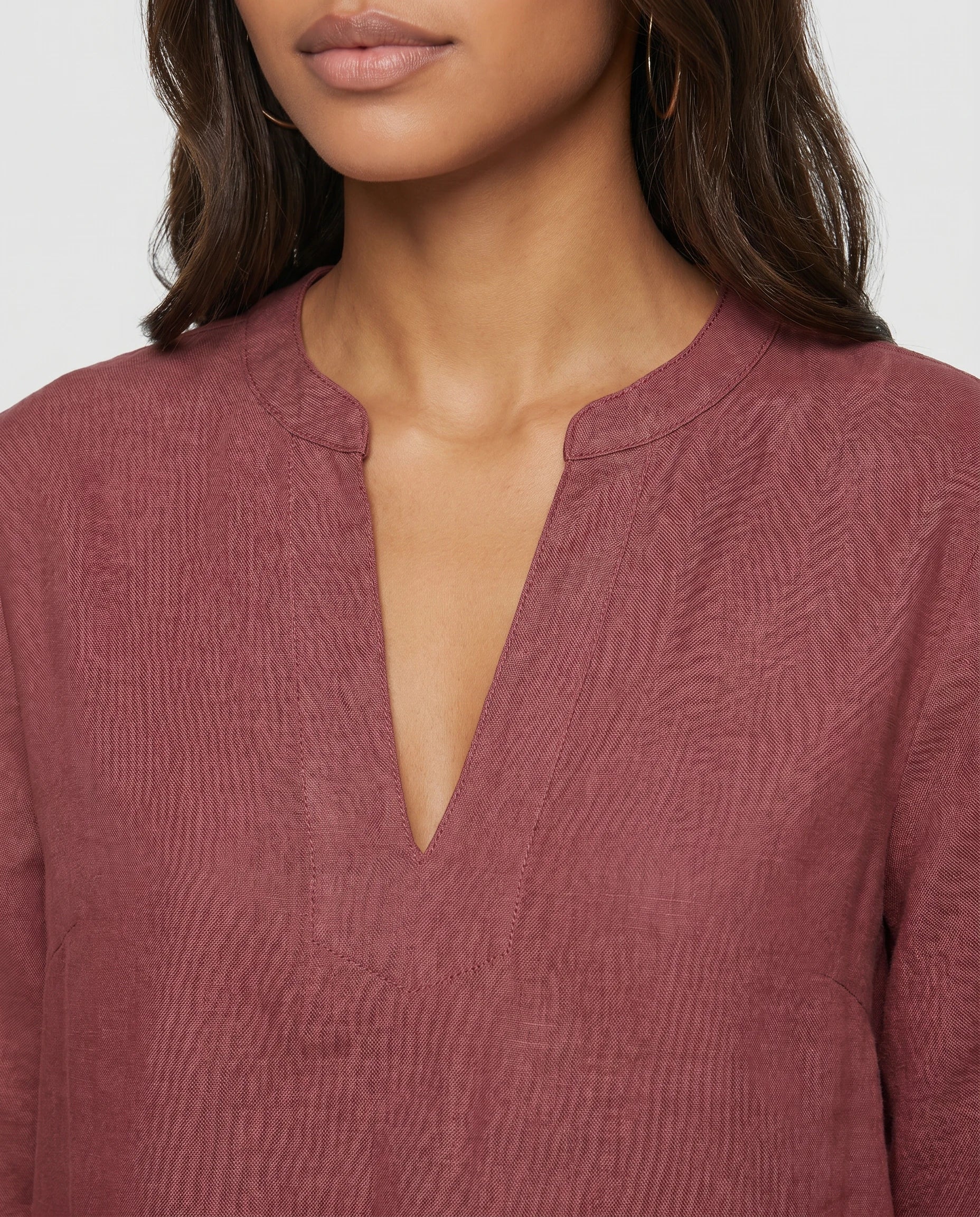 Ensemble top col V et short effet lin Aveline — Brique — détail col V fendu