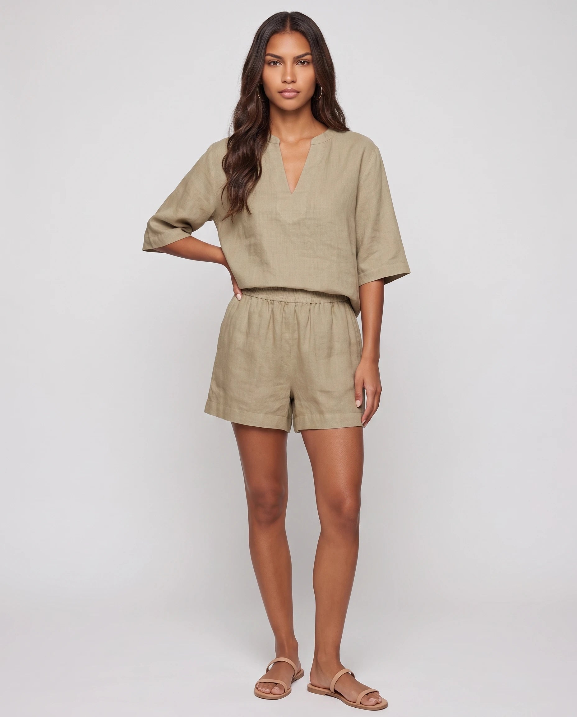 Ensemble top col V et short effet lin Aveline — Kaki — vue face studio
